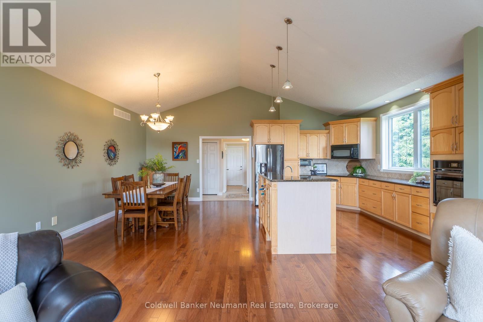 7677 Maltby Road E, Puslinch, Ontario  N0B 2J0 - Photo 16 - X12466362