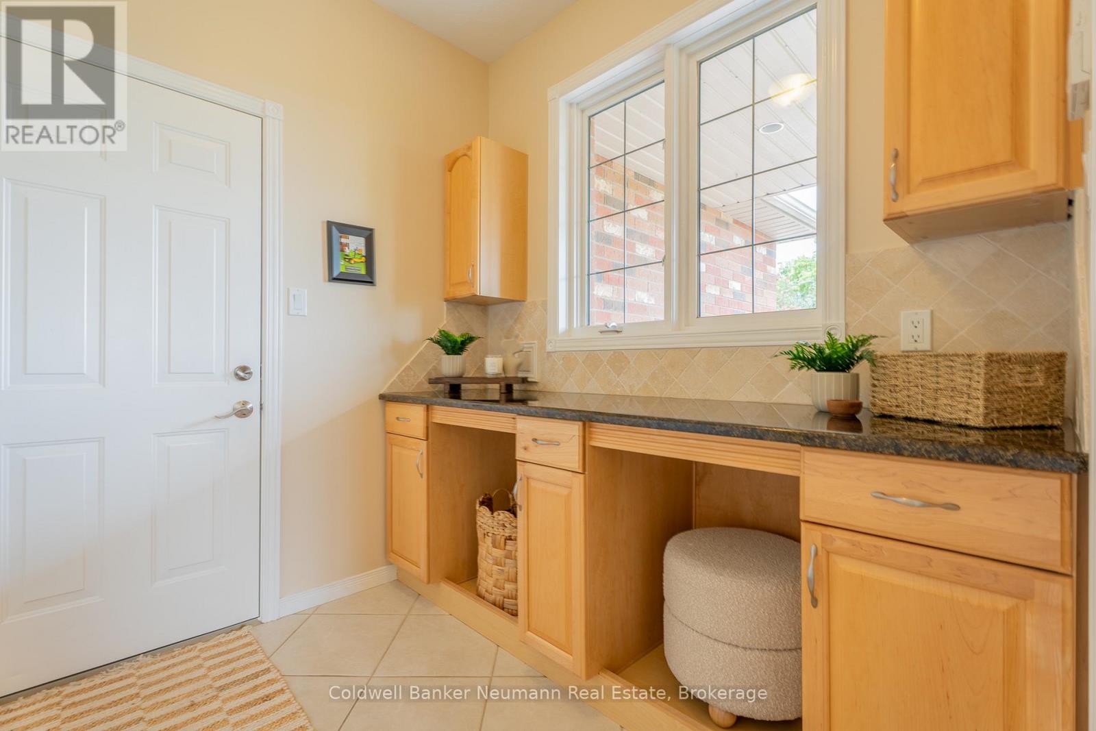 7677 Maltby Road E, Puslinch, Ontario  N0B 2J0 - Photo 17 - X12466362
