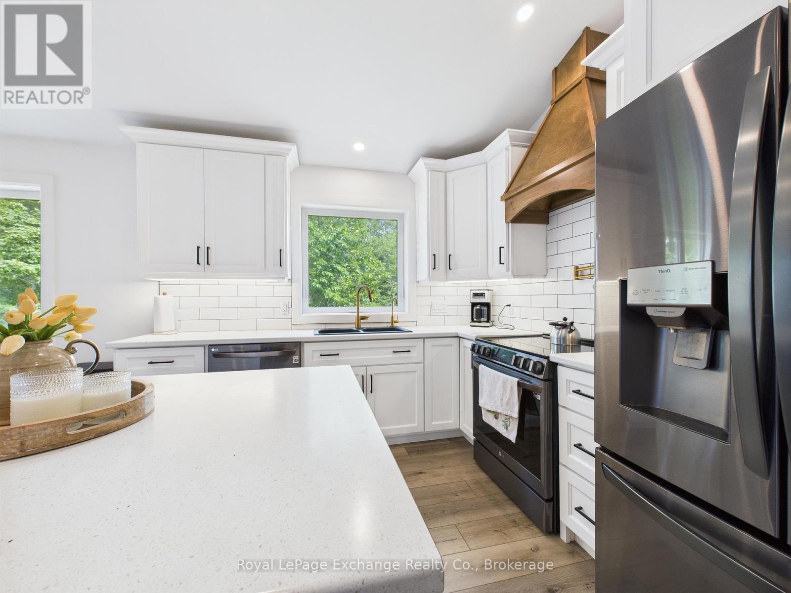 127 Hemlock Street, Huron-Kinloss, Ontario  P4N 6S5 - Photo 12 - X12466374