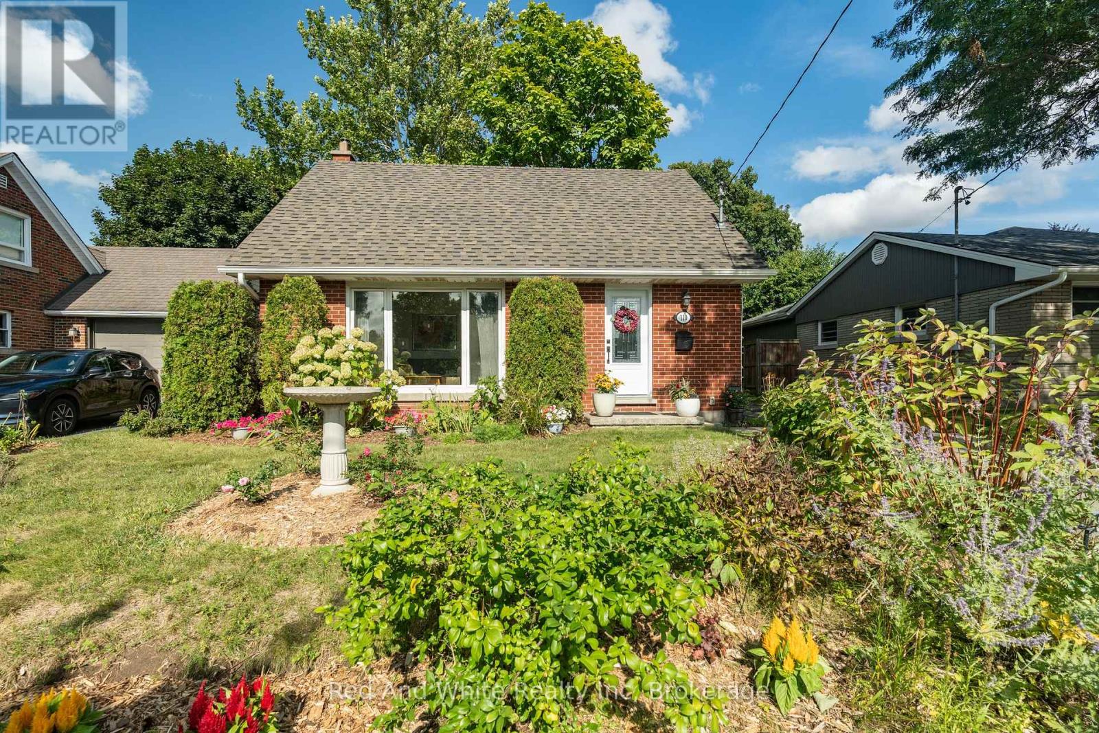 110 ELLIS CRESCENT S, waterloo, Ontario