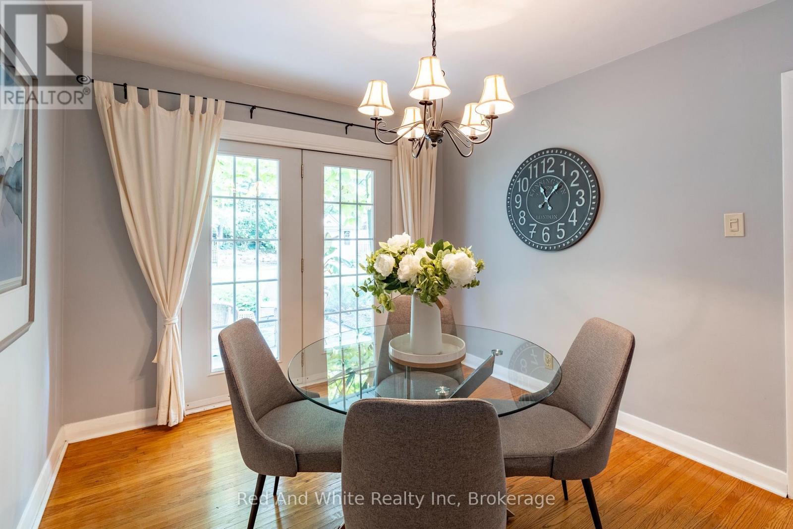 110 Ellis Crescent S, Waterloo, Ontario  N2J 2B8 - Photo 11 - X12466408