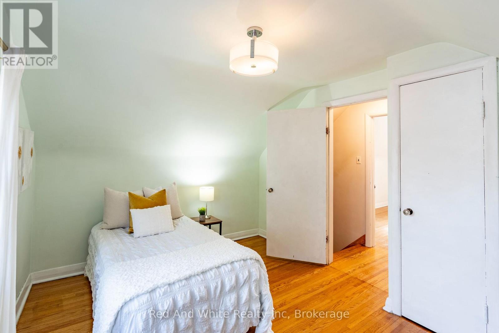 110 Ellis Crescent S, Waterloo, Ontario  N2J 2B8 - Photo 20 - X12466408