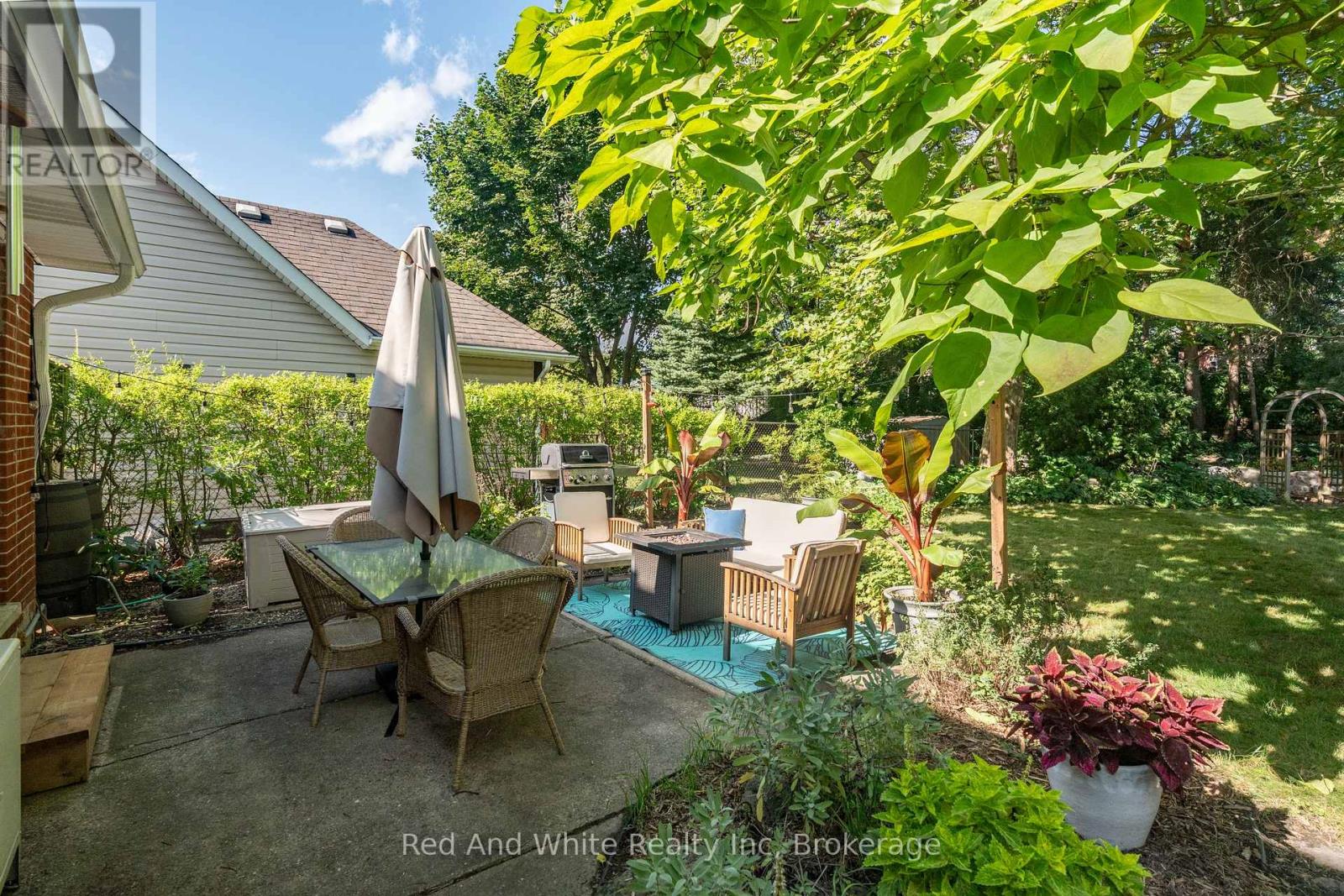 110 Ellis Crescent S, Waterloo, Ontario  N2J 2B8 - Photo 23 - X12466408