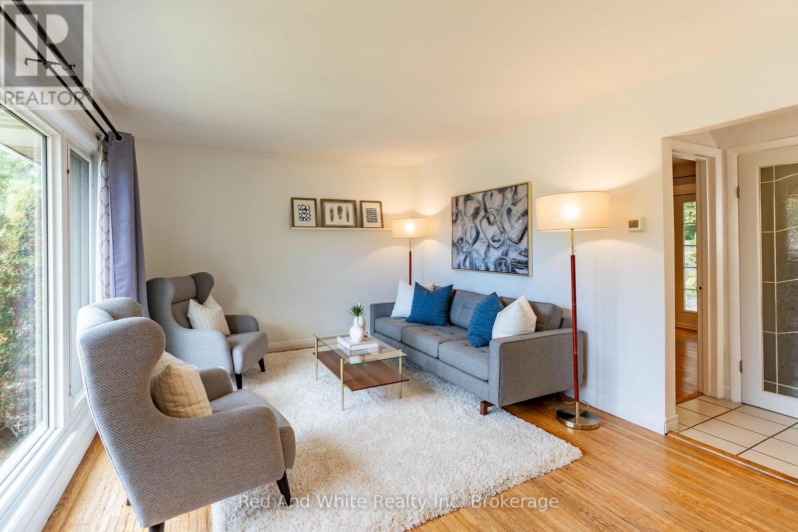 110 Ellis Crescent S, Waterloo, Ontario  N2J 2B8 - Photo 5 - X12466408