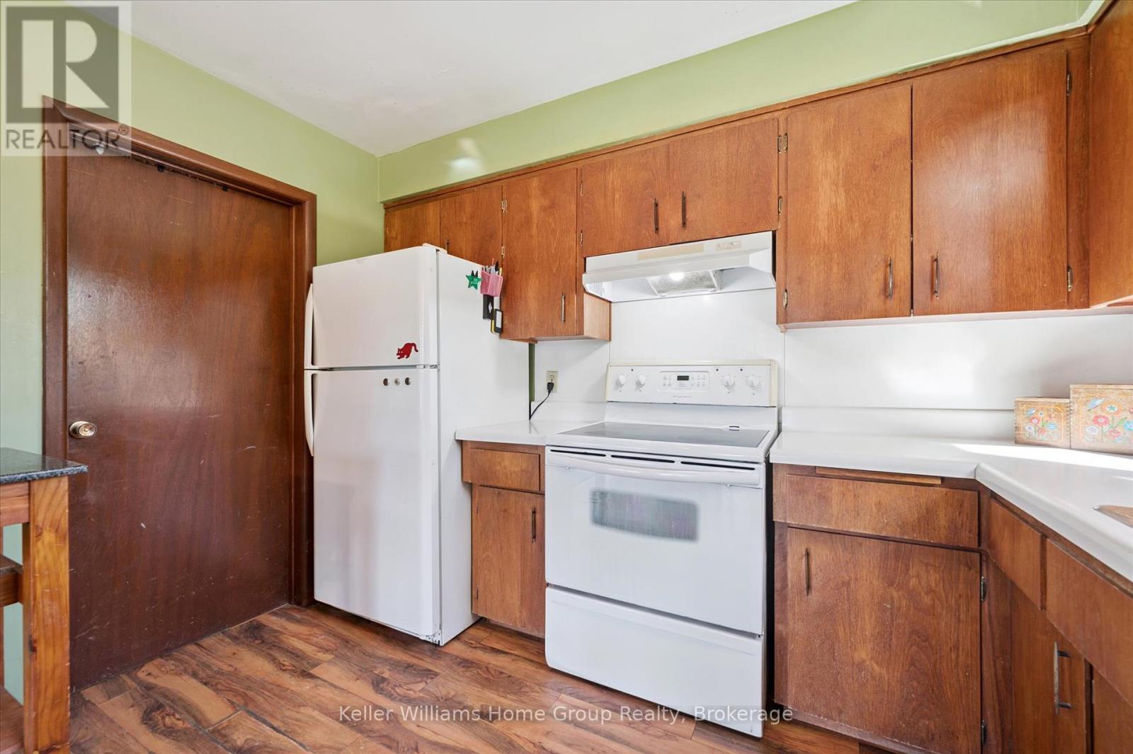 568 Black Street, Centre Wellington, Ontario  N1M 0A3 - Photo 11 - X12466445