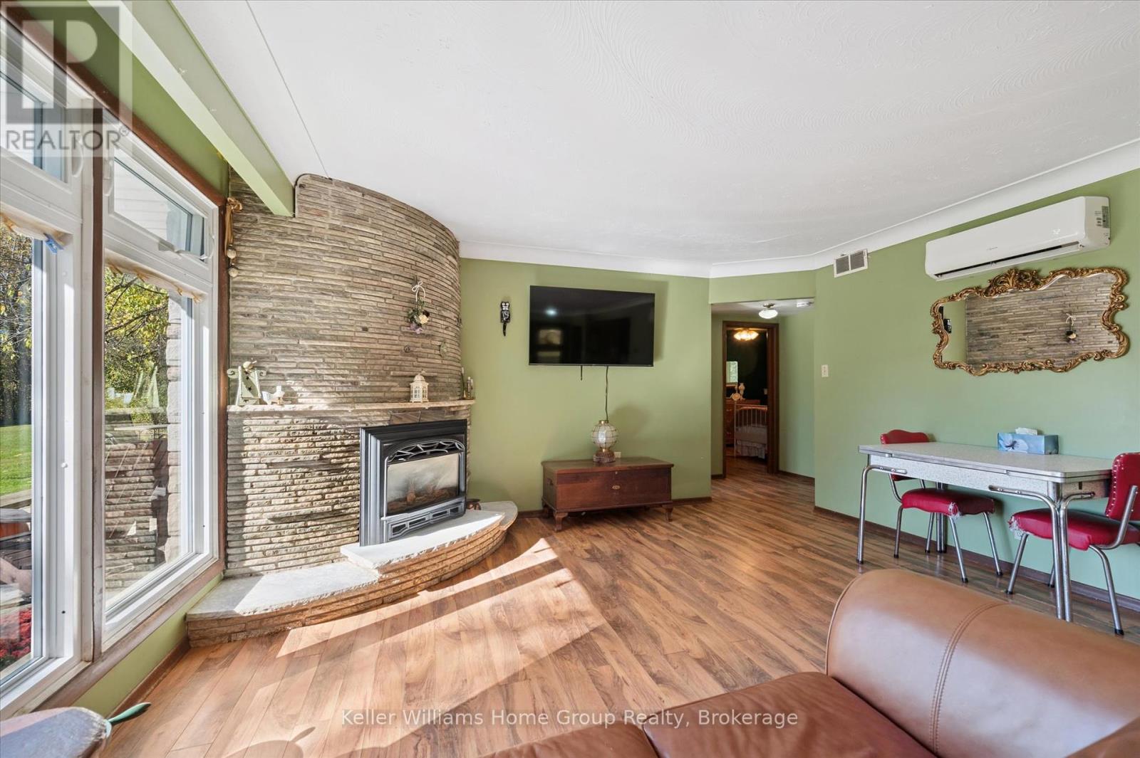 568 Black Street, Centre Wellington, Ontario  N1M 0A3 - Photo 15 - X12466445