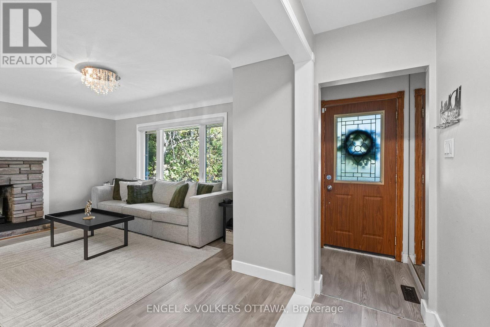 43 Cordova Street, Ottawa, Ontario  K2G 1N3 - Photo 3 - X12466378