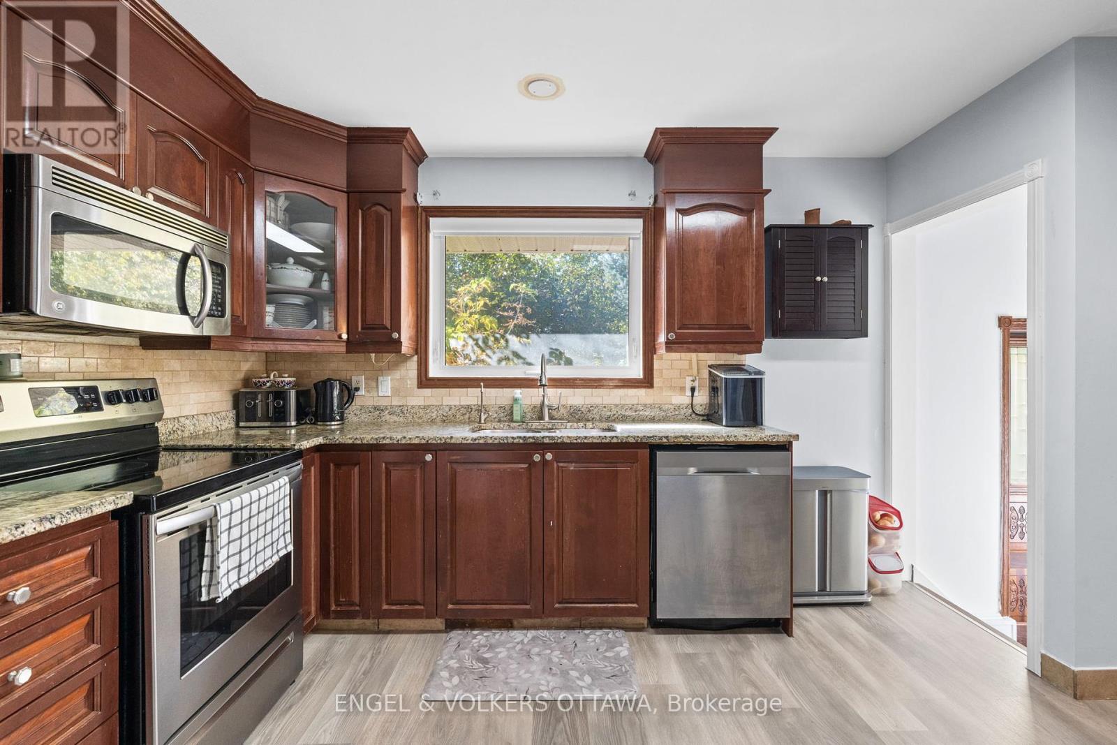 43 Cordova Street, Ottawa, Ontario  K2G 1N3 - Photo 7 - X12466378