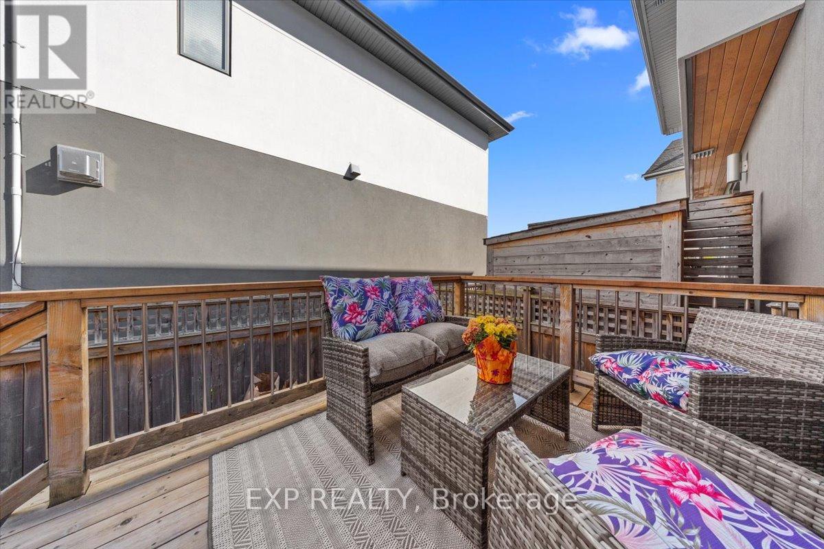 365 Winston Avenue, Ottawa, Ontario  K2A 1Y7 - Photo 18 - X12466440