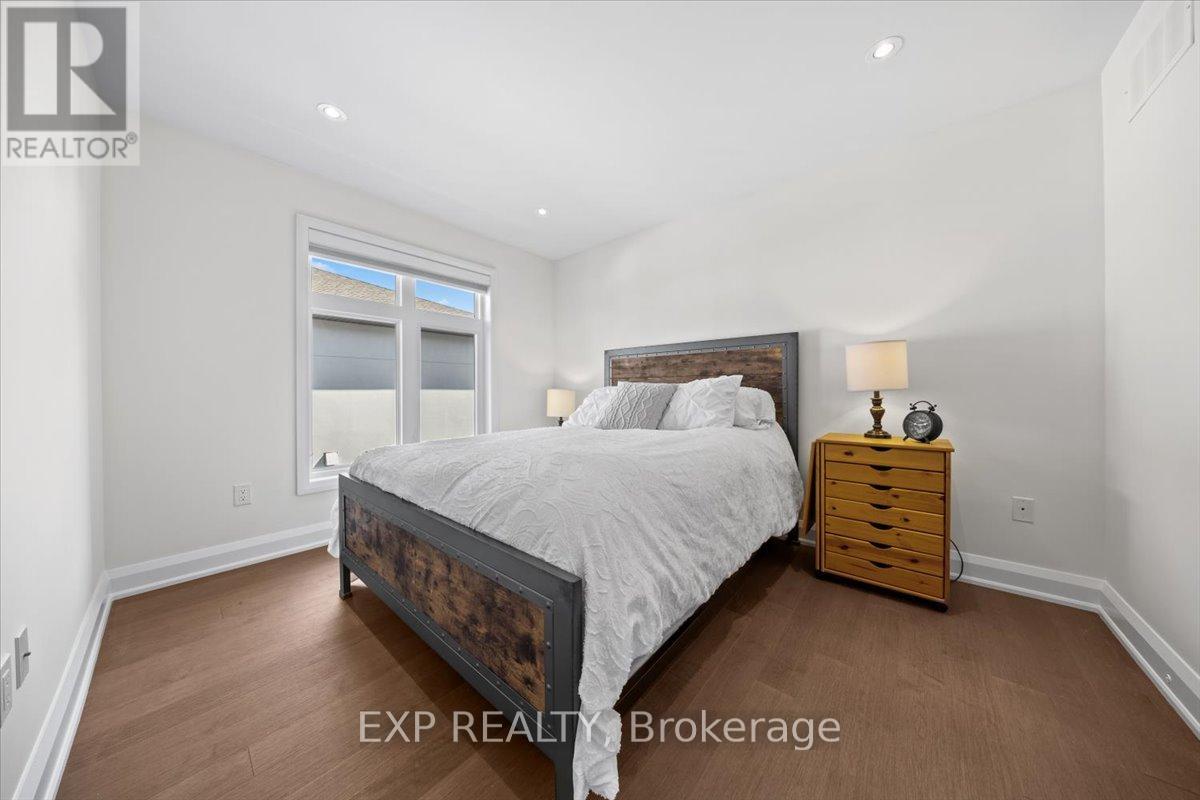 365 Winston Avenue, Ottawa, Ontario  K2A 1Y7 - Photo 23 - X12466440