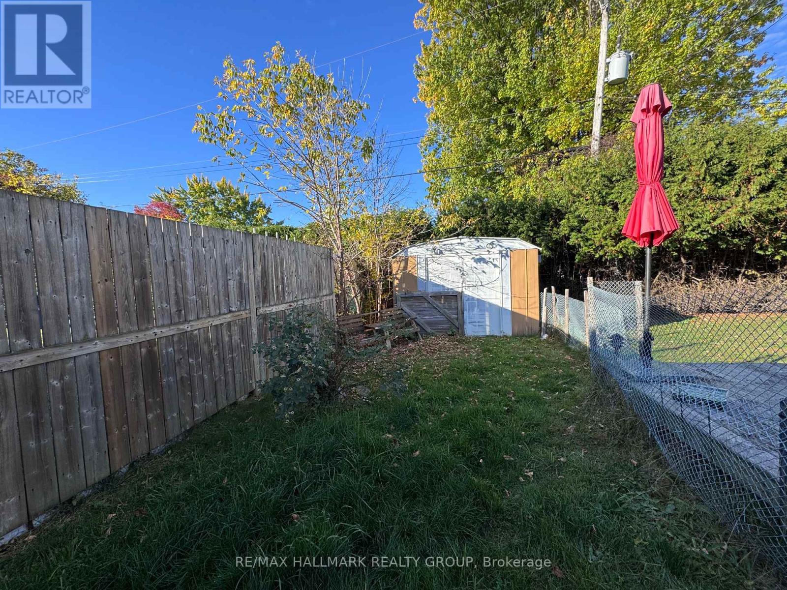 820-B Willow Avenue, Ottawa, Ontario  K1E 1C7 - Photo 4 - X12466462