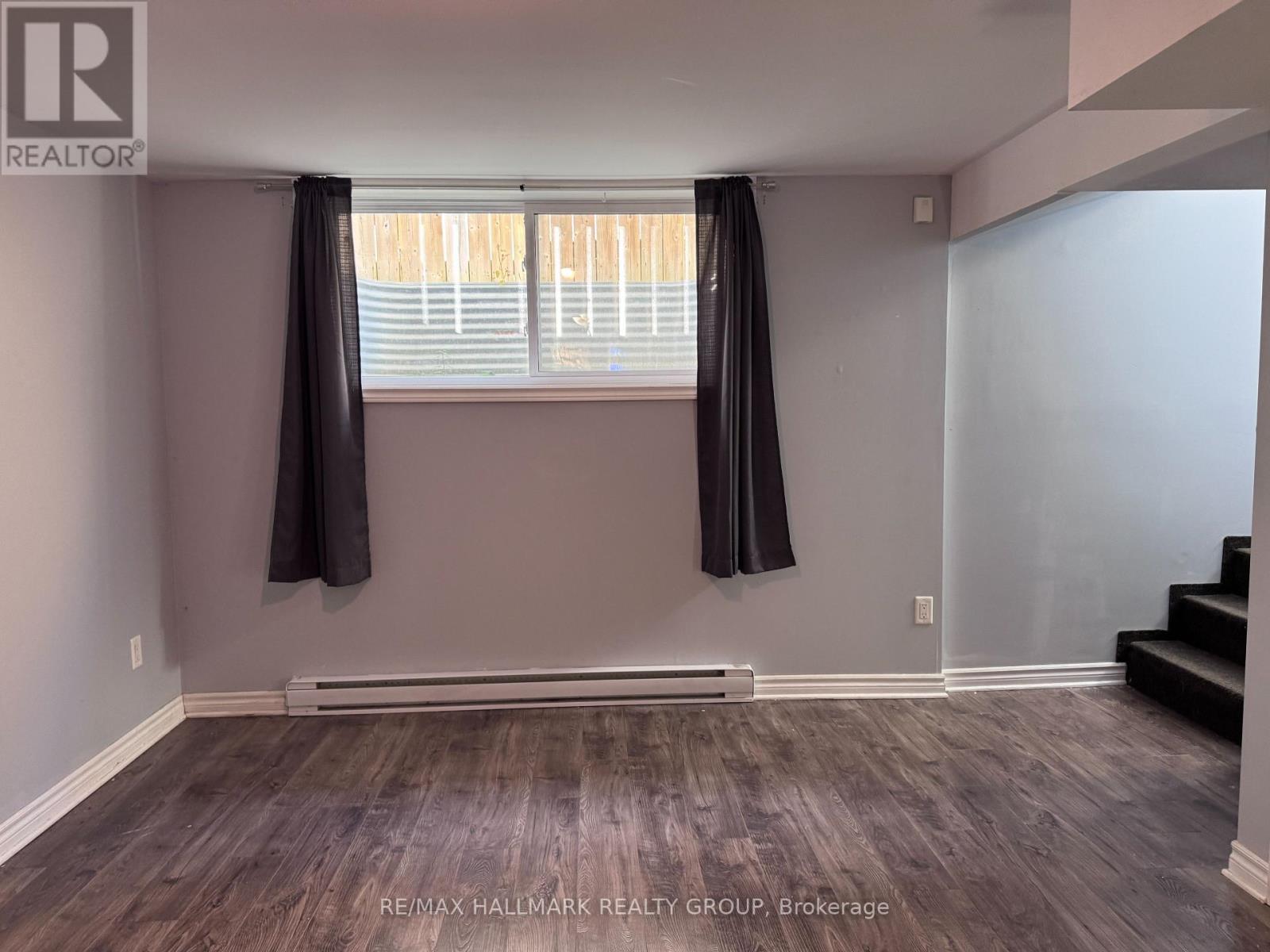 820-B Willow Avenue, Ottawa, Ontario  K1E 1C7 - Photo 8 - X12466462