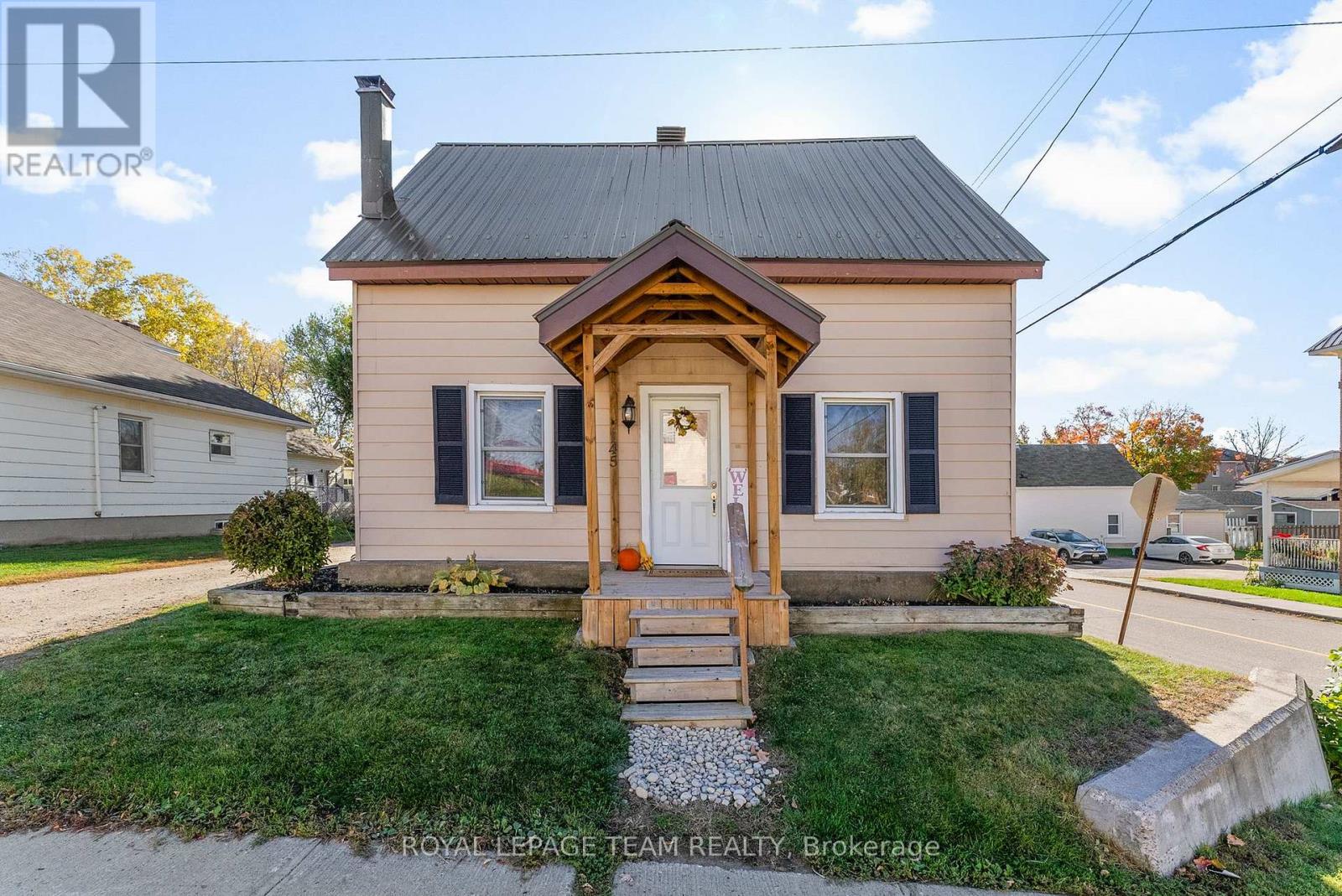 145 MUNROE AVENUE W, Renfrew, Ontario