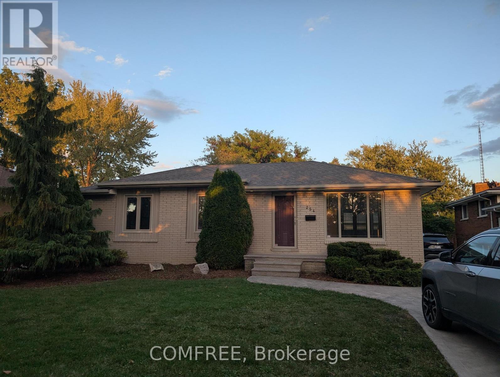 254 GRACE ROAD, Tecumseh, Ontario