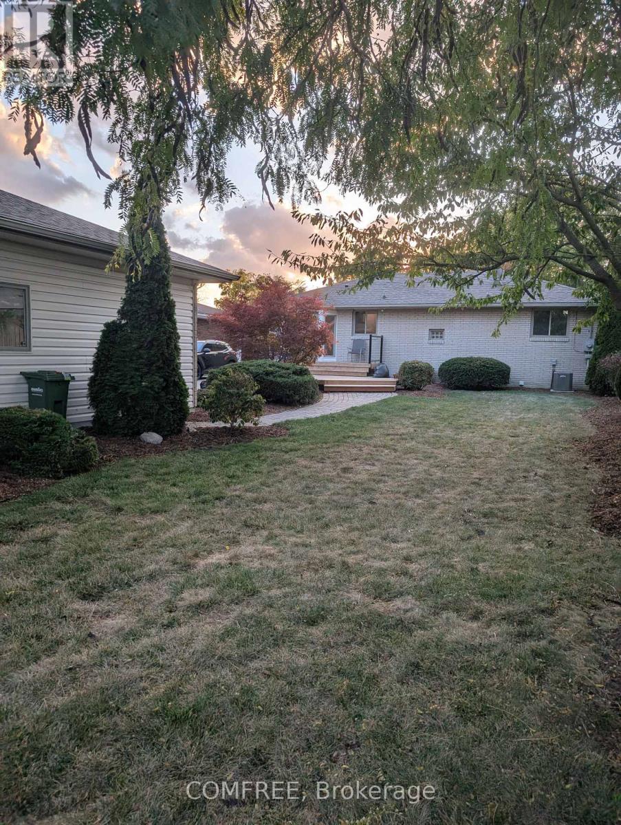 254 Grace Road, Tecumseh, Ontario  N8N 2G7 - Photo 3 - X12466490