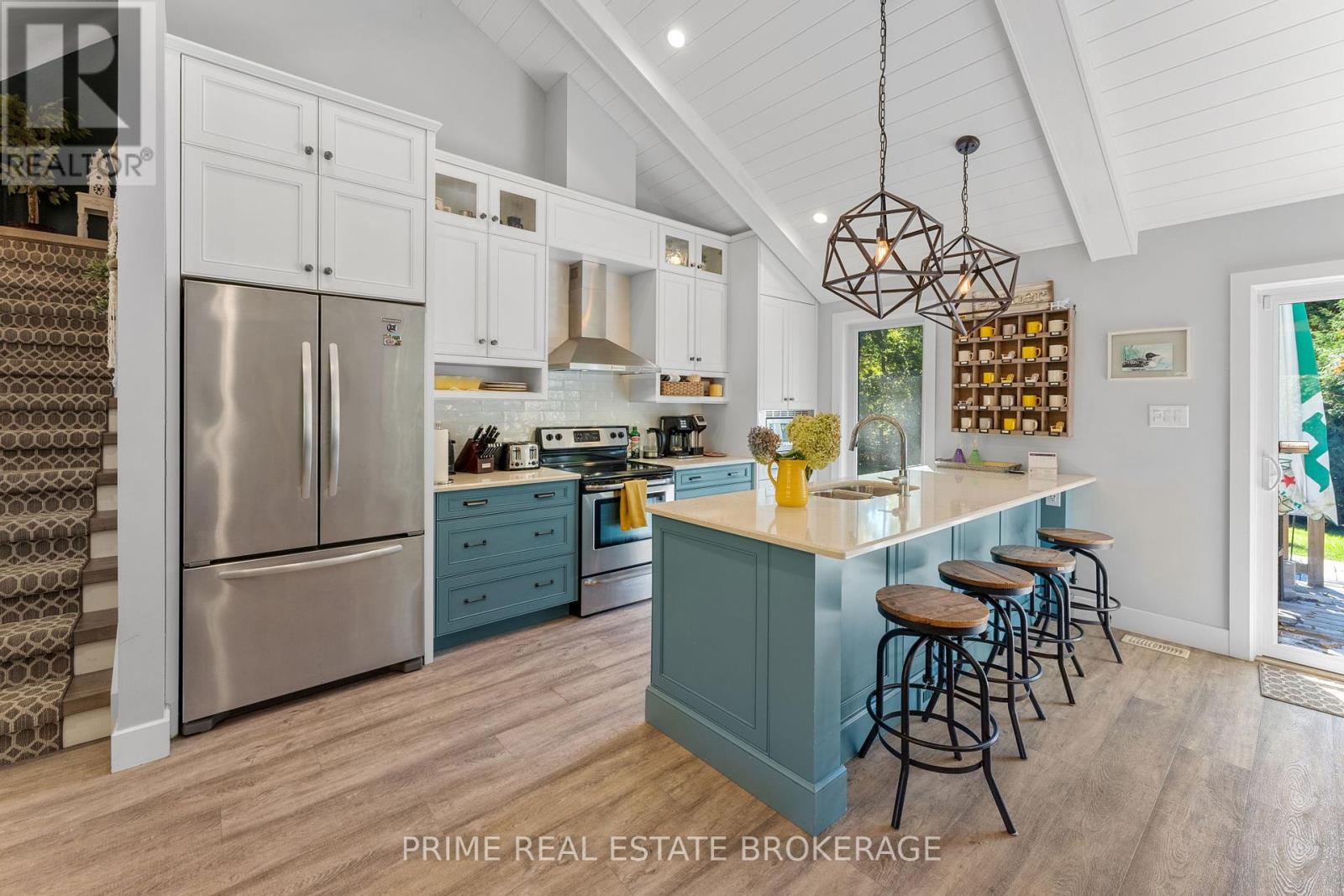 21 Chiniquy Street, Bluewater, Ontario  N0M 1G0 - Photo 11 - X12466352