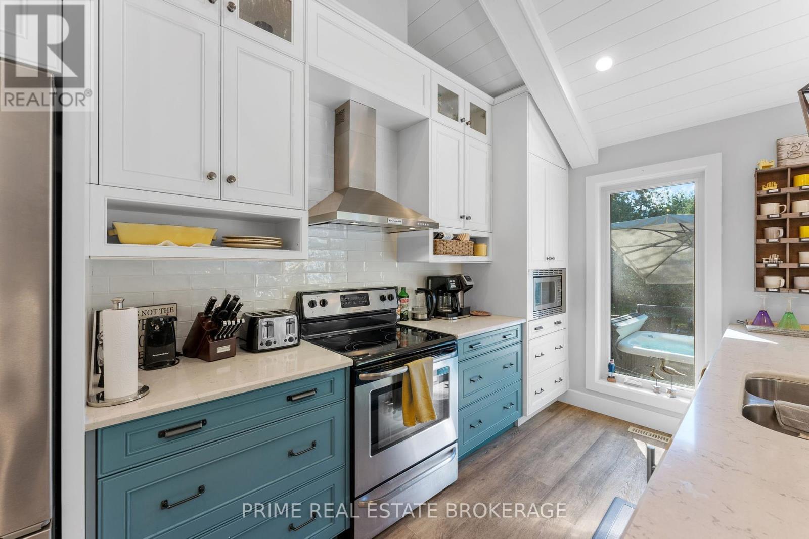 21 Chiniquy Street, Bluewater, Ontario  N0M 1G0 - Photo 13 - X12466352