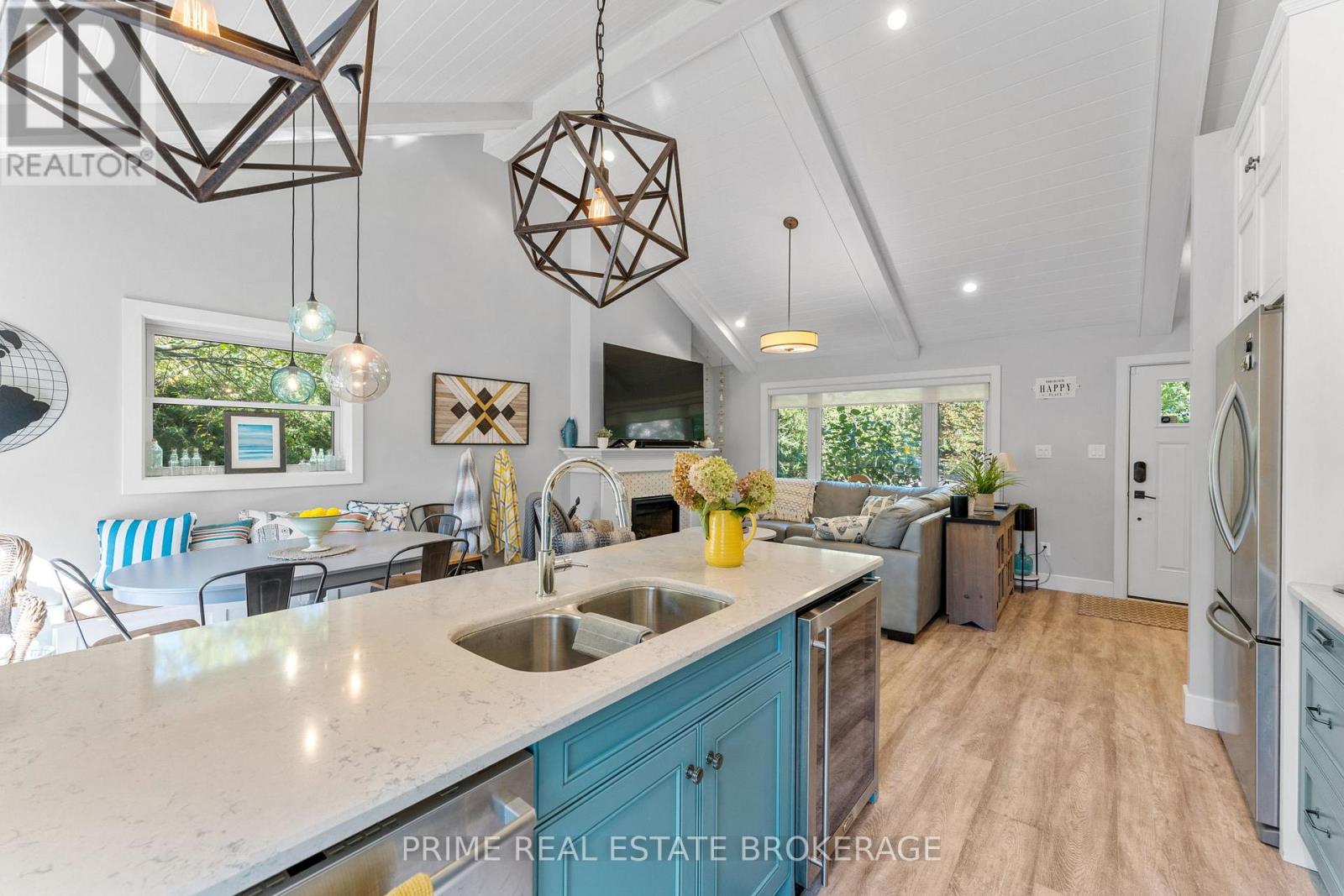 21 Chiniquy Street, Bluewater, Ontario  N0M 1G0 - Photo 14 - X12466352