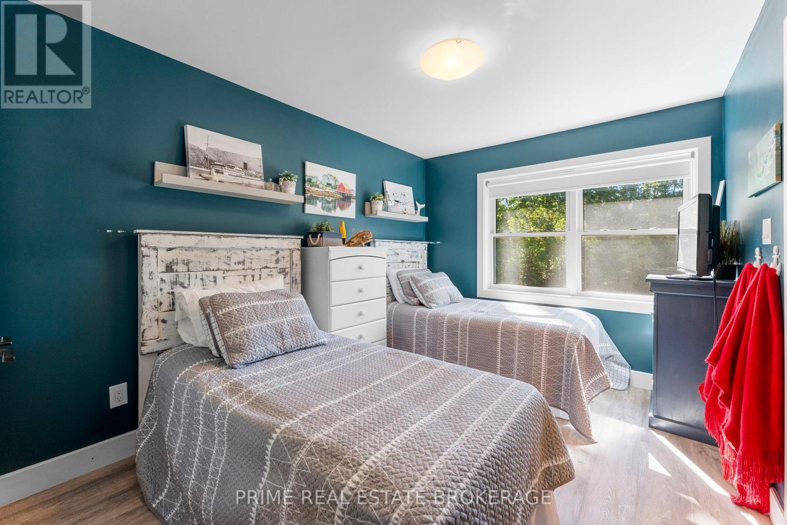 21 Chiniquy Street, Bluewater, Ontario  N0M 1G0 - Photo 17 - X12466352