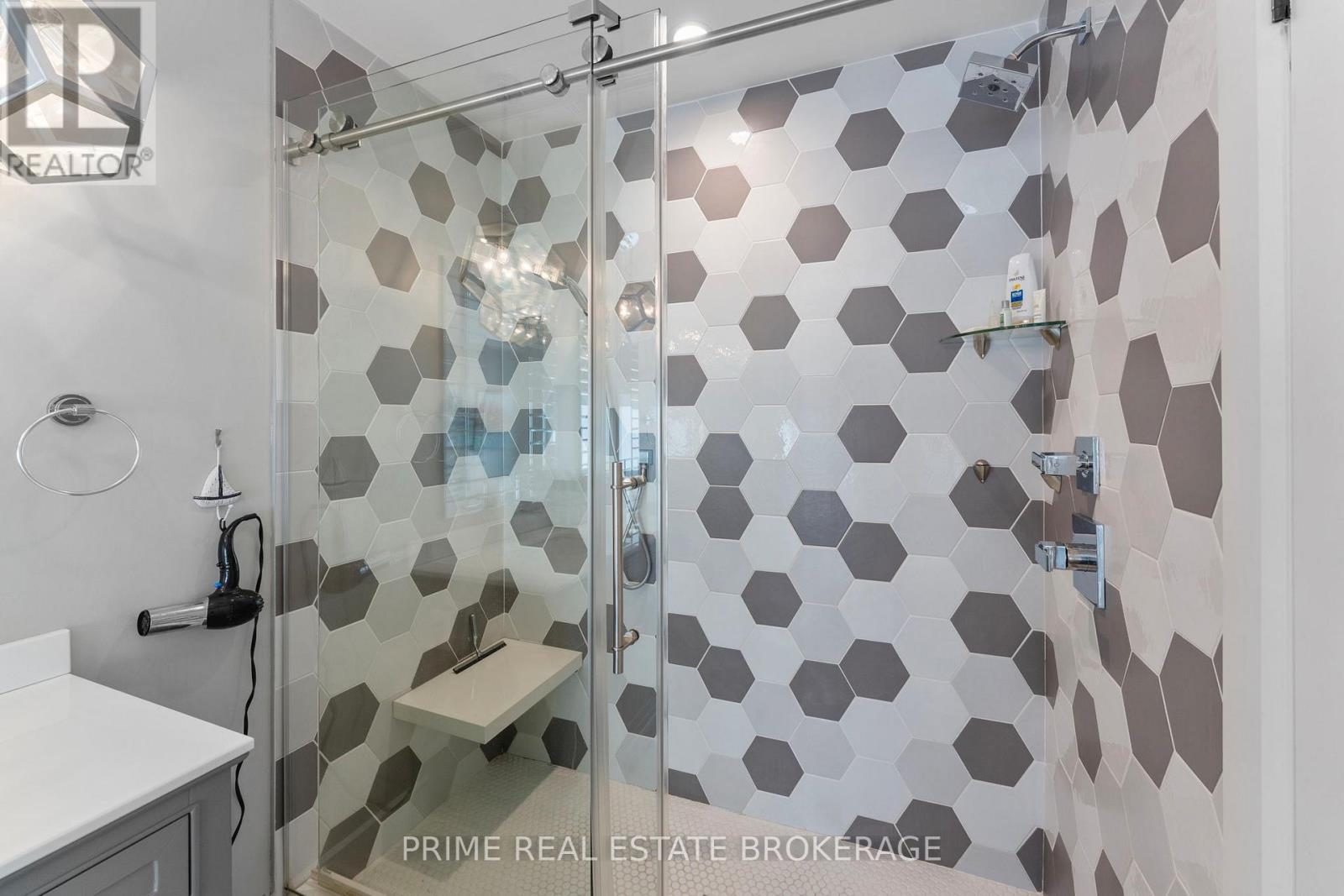 21 Chiniquy Street, Bluewater, Ontario  N0M 1G0 - Photo 28 - X12466352