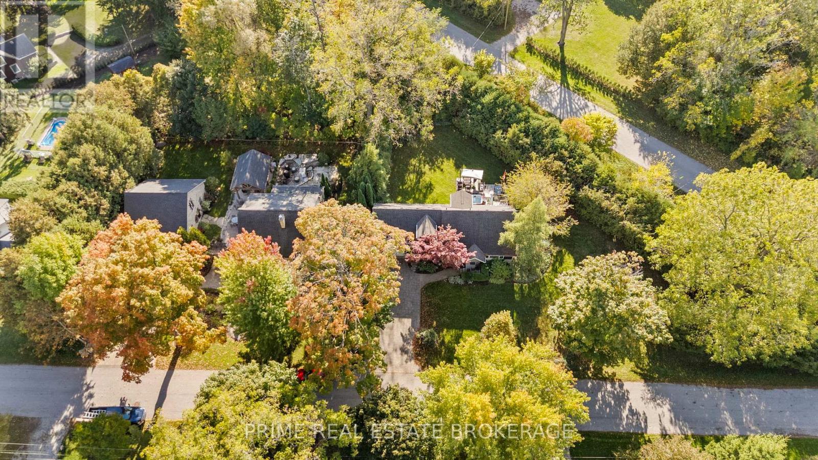 21 Chiniquy Street, Bluewater, Ontario  N0M 1G0 - Photo 3 - X12466352