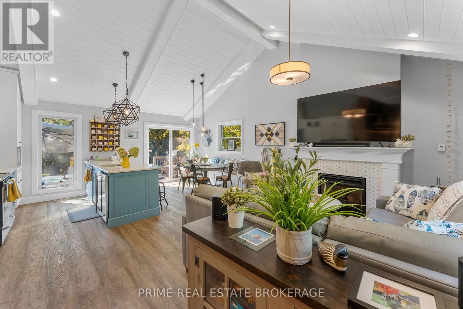 21 Chiniquy Street, Bluewater, Ontario  N0M 1G0 - Photo 7 - X12466352