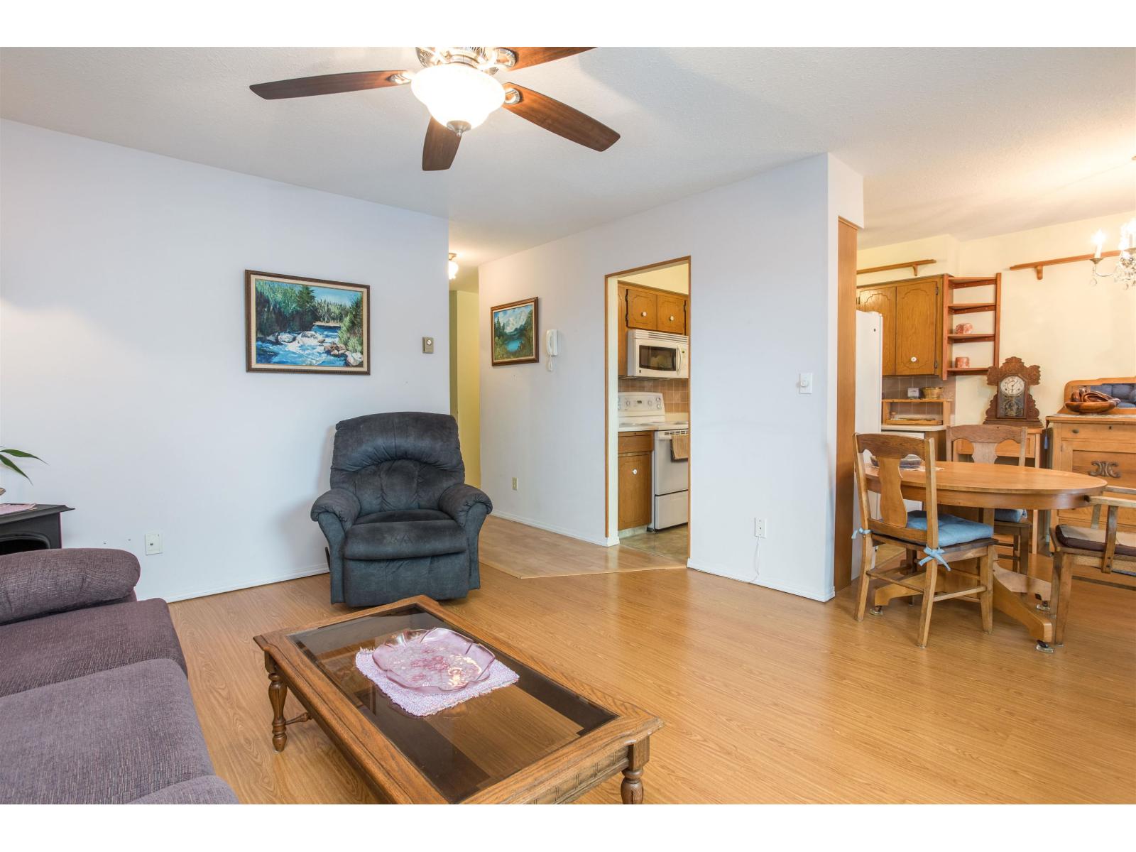 201 2853 Bourquin Crescent, Abbotsford, British Columbia  V2S 6H6 - Photo 4 - R3058504