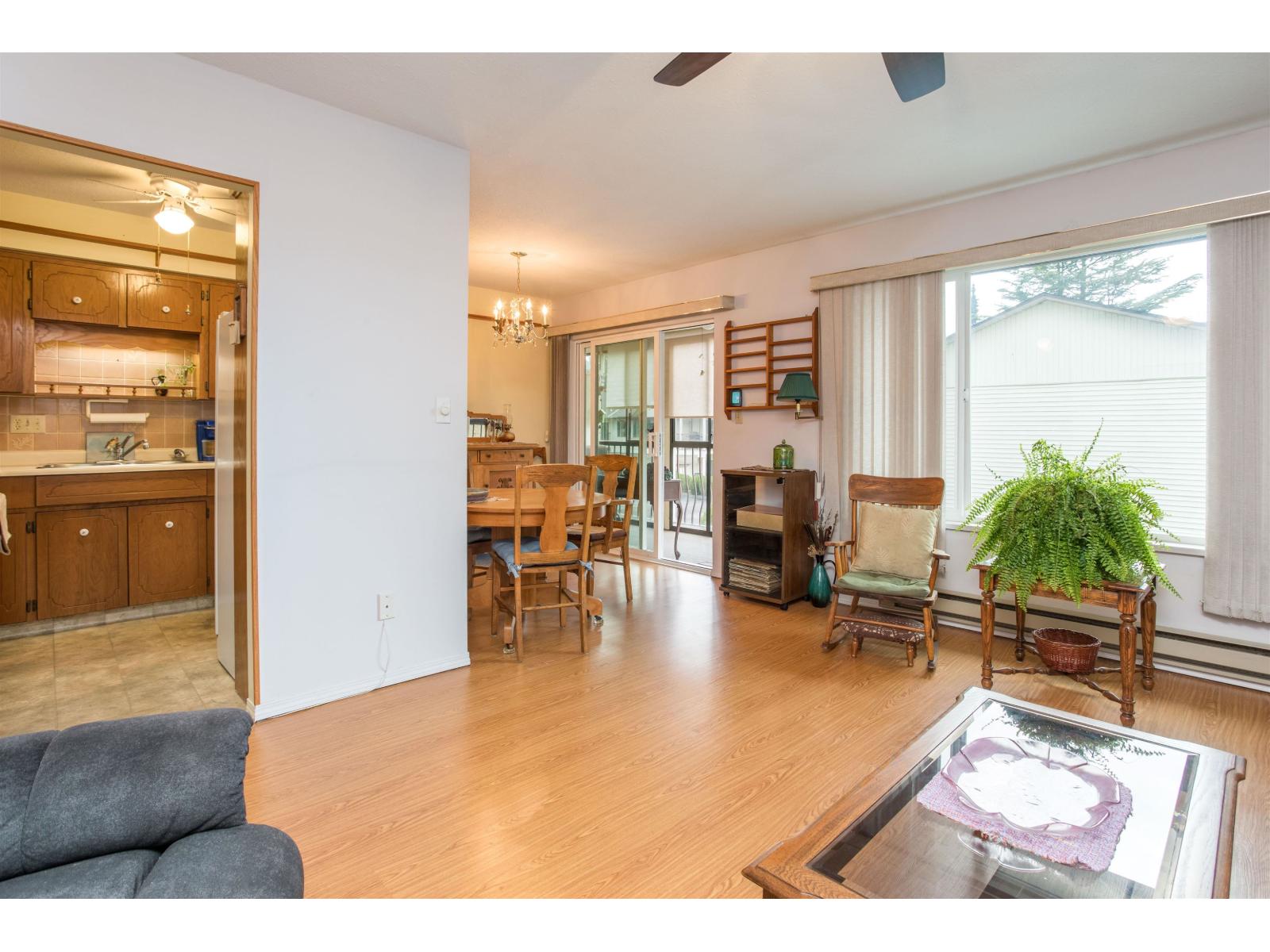 201 2853 Bourquin Crescent, Abbotsford, British Columbia  V2S 6H6 - Photo 5 - R3058504