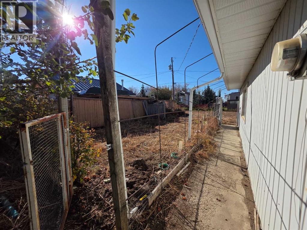 126 1 Street, Turin, Alberta  T0K 2H0 - Photo 27 - A2264824