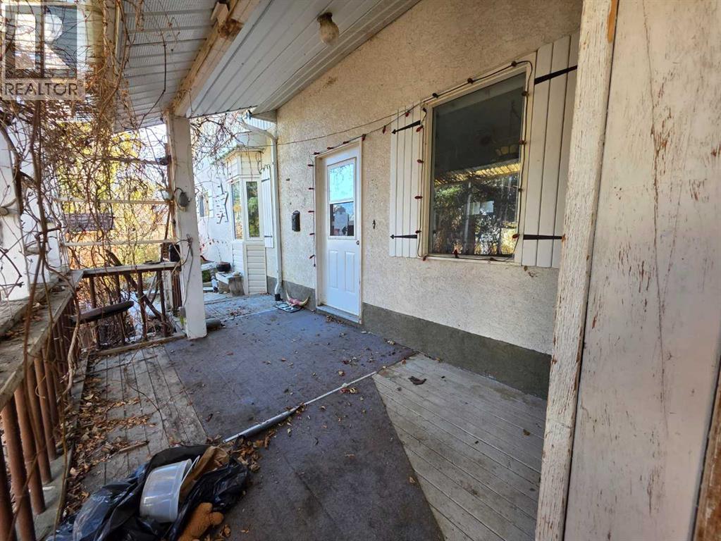 126 1 Street, Turin, Alberta  T0K 2H0 - Photo 3 - A2264824
