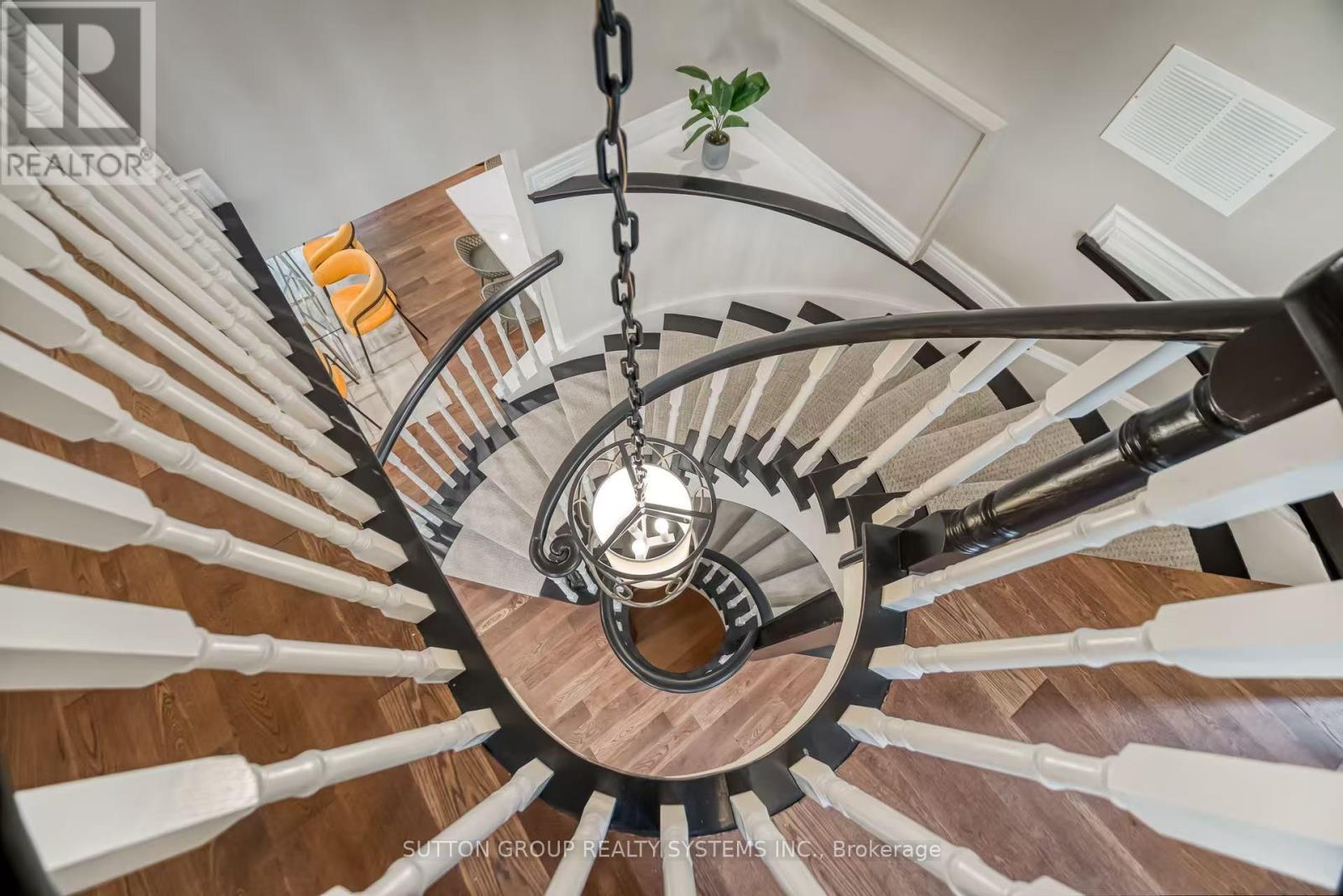 1280 Springwood Crescent, Oakville, Ontario  L6M 1V3 - Photo 24 - W12464535