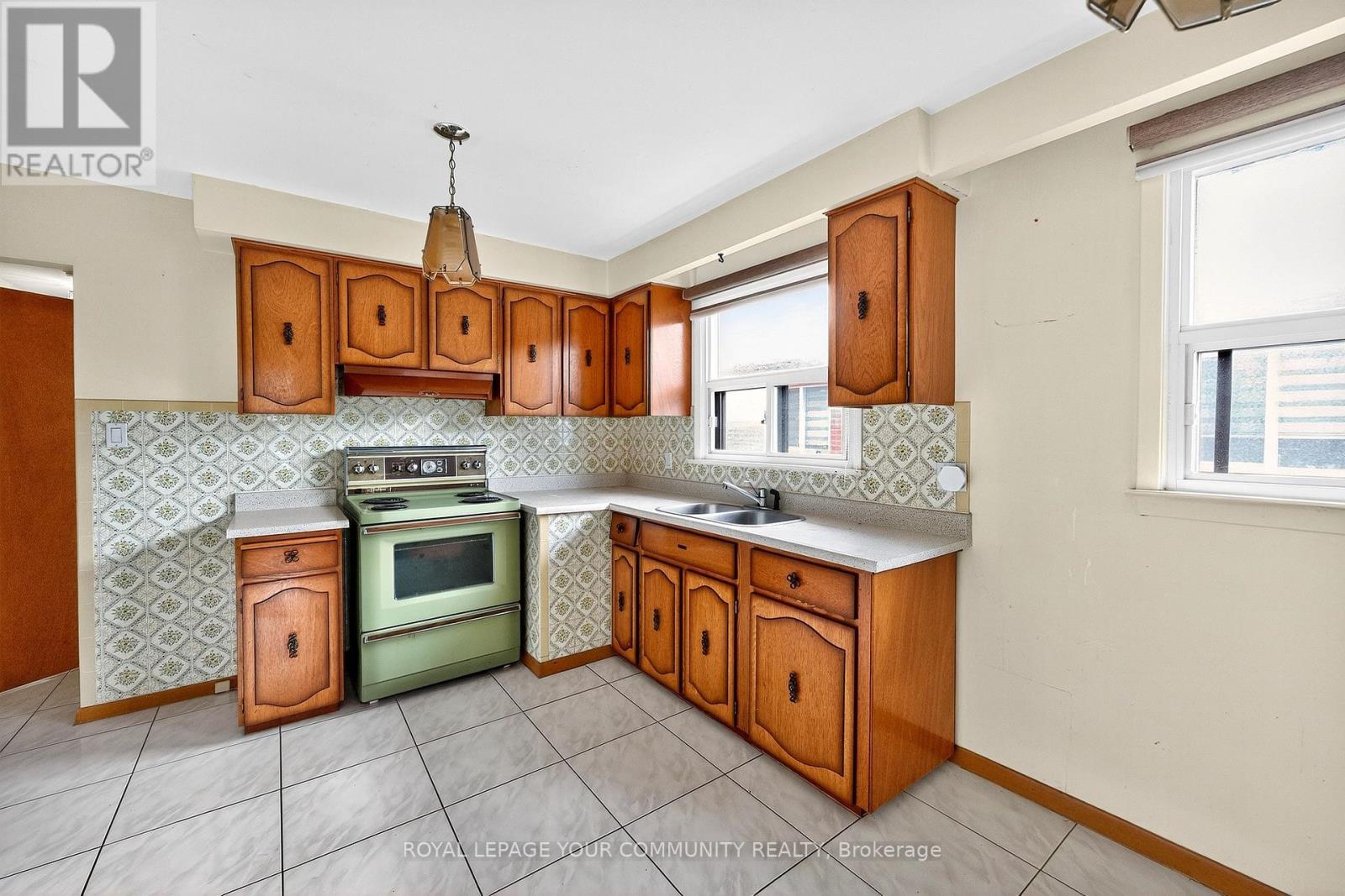 55 Milady Road, Toronto, Ontario  M9L 2H9 - Photo 12 - W12459246
