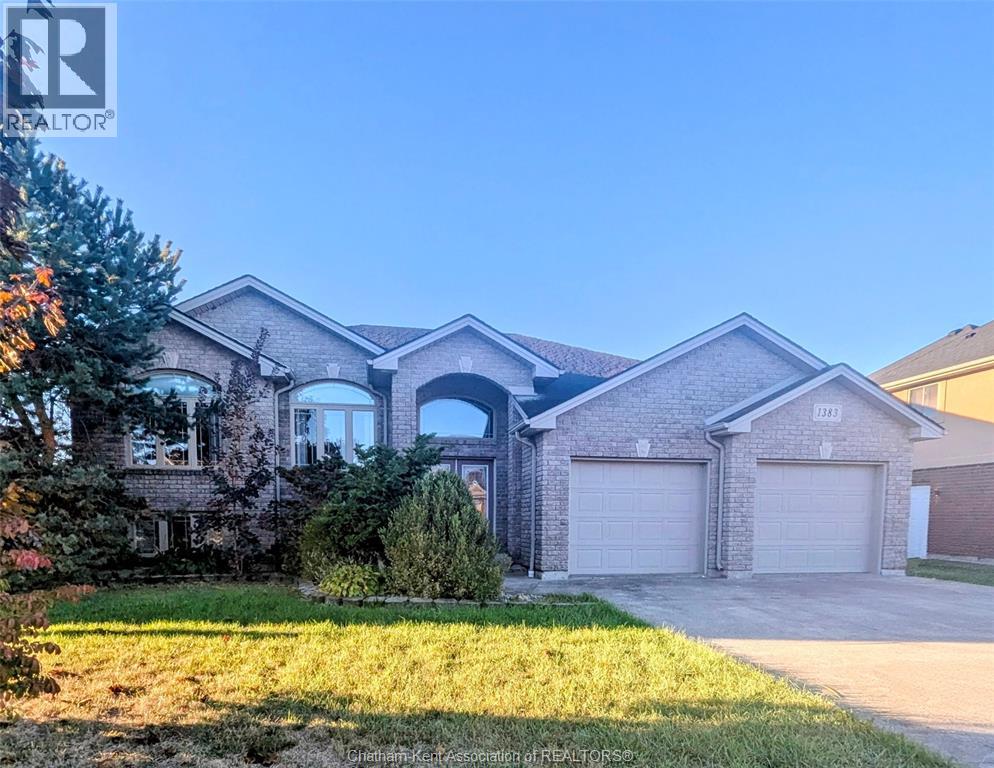 MLS# 25026161: 1383 GIRARD DRIVE, Lakeshore, Canada