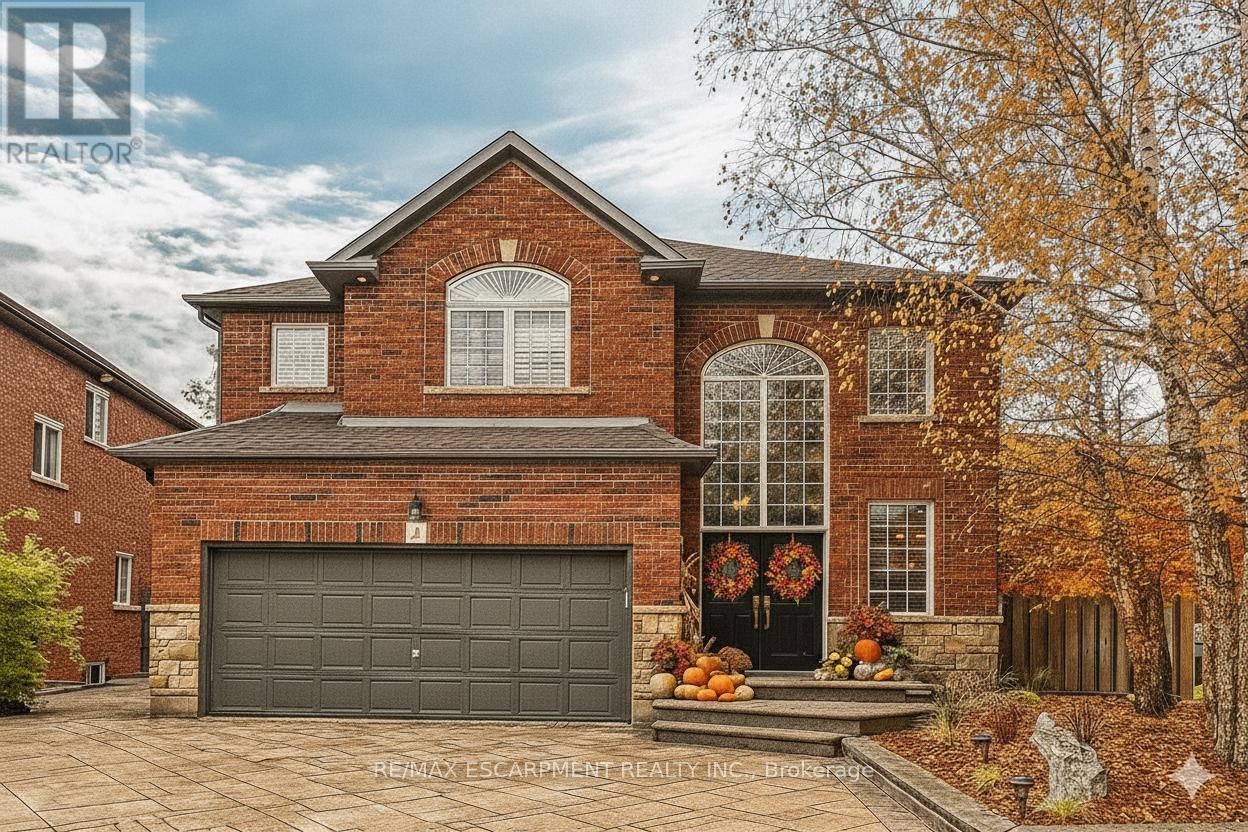 4 MOONSTONE COURT, Hamilton, Ontario