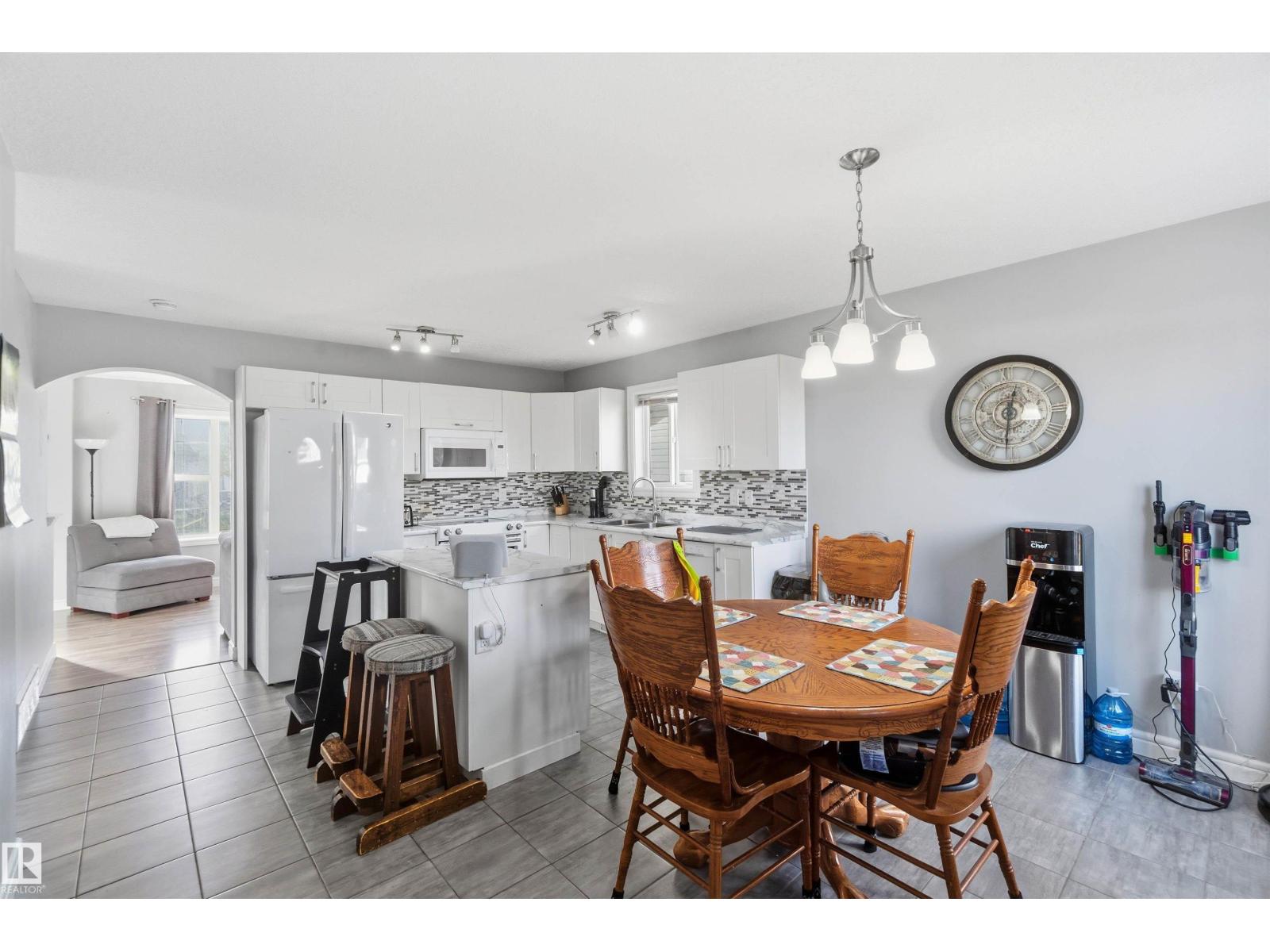 3908 161 Av Nw Nw, Edmonton, Alberta  T5Y 3J8 - Photo 9 - E4462350
