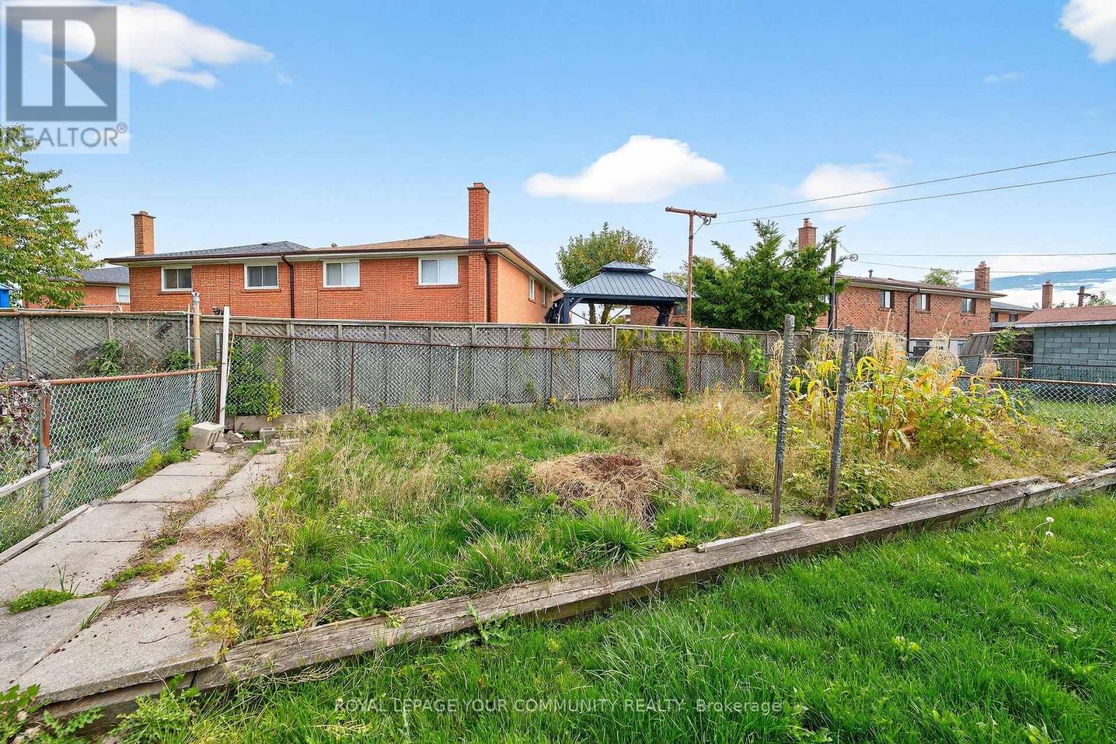 55 Milady Road, Toronto, Ontario  M9L 2H9 - Photo 31 - W12459246