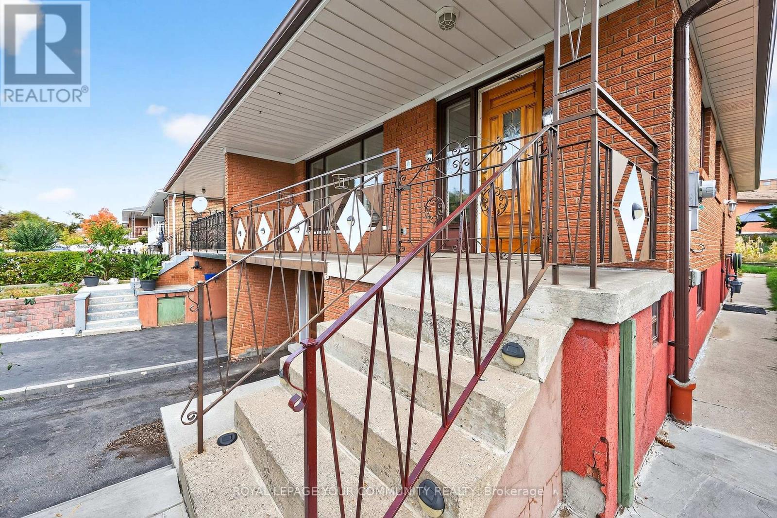 55 Milady Road, Toronto, Ontario  M9L 2H9 - Photo 7 - W12459246