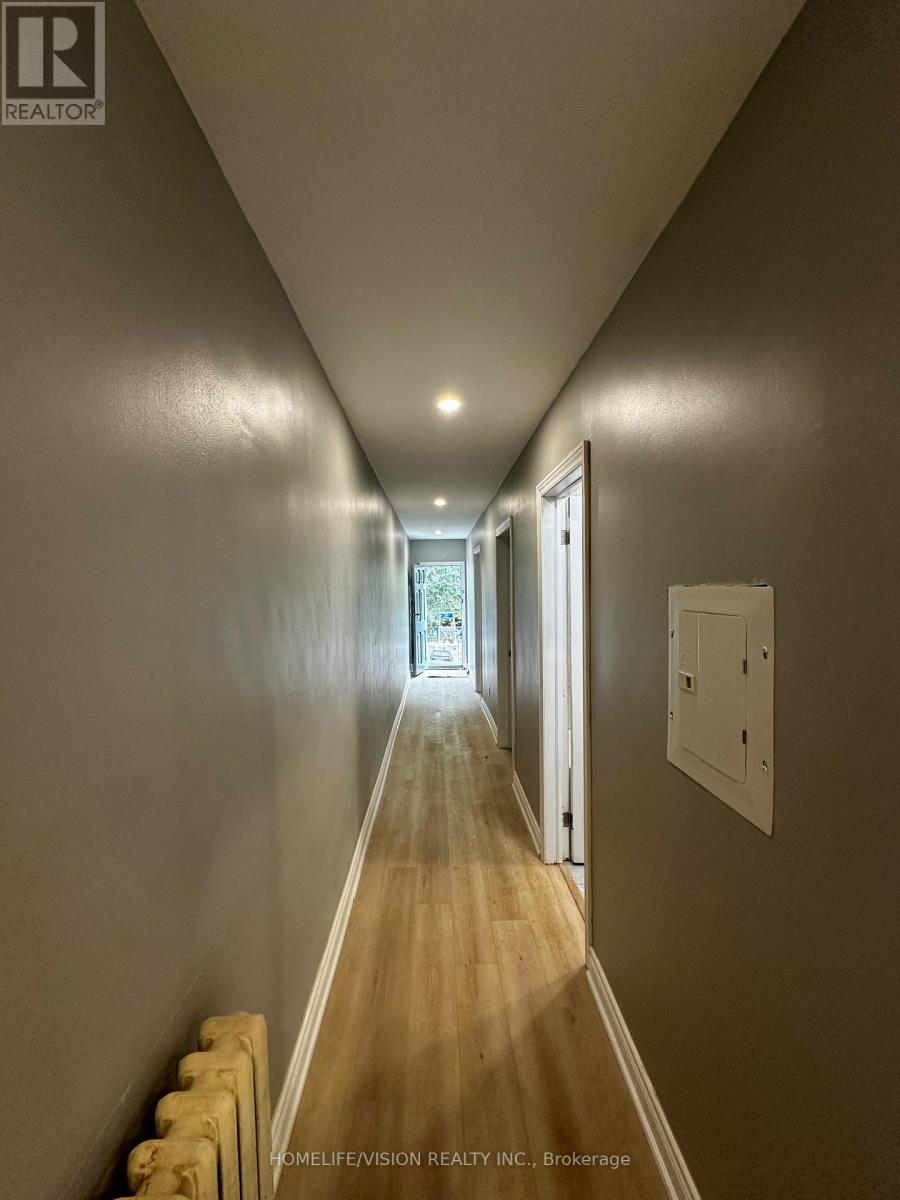 2877a St Clair Avenue E, Toronto, Ontario  M4B 1N4 - Photo 10 - E12435483