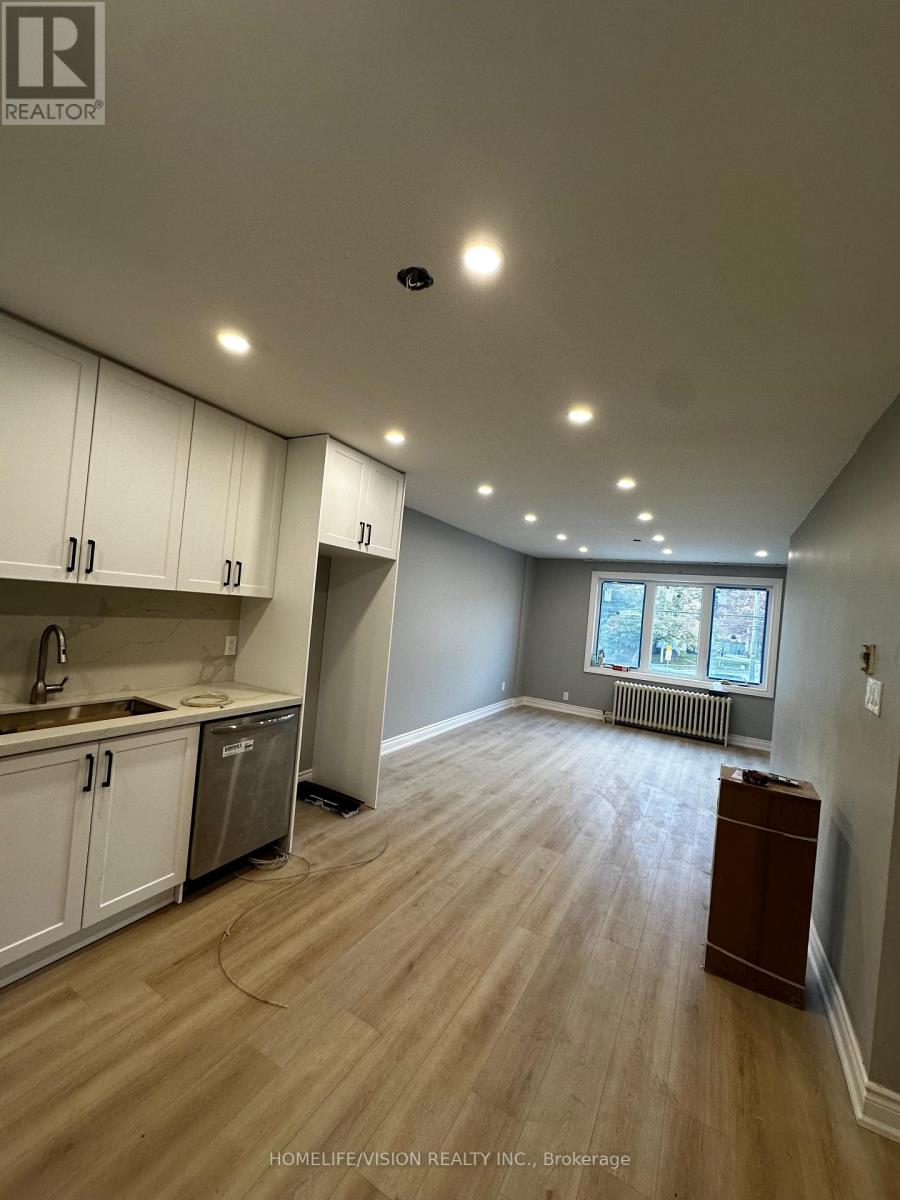 2877a St Clair Avenue E, Toronto, Ontario  M4B 1N4 - Photo 5 - E12435483