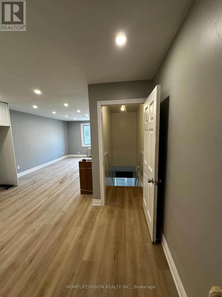 2877a St Clair Avenue E, Toronto, Ontario  M4B 1N4 - Photo 11 - E12435483