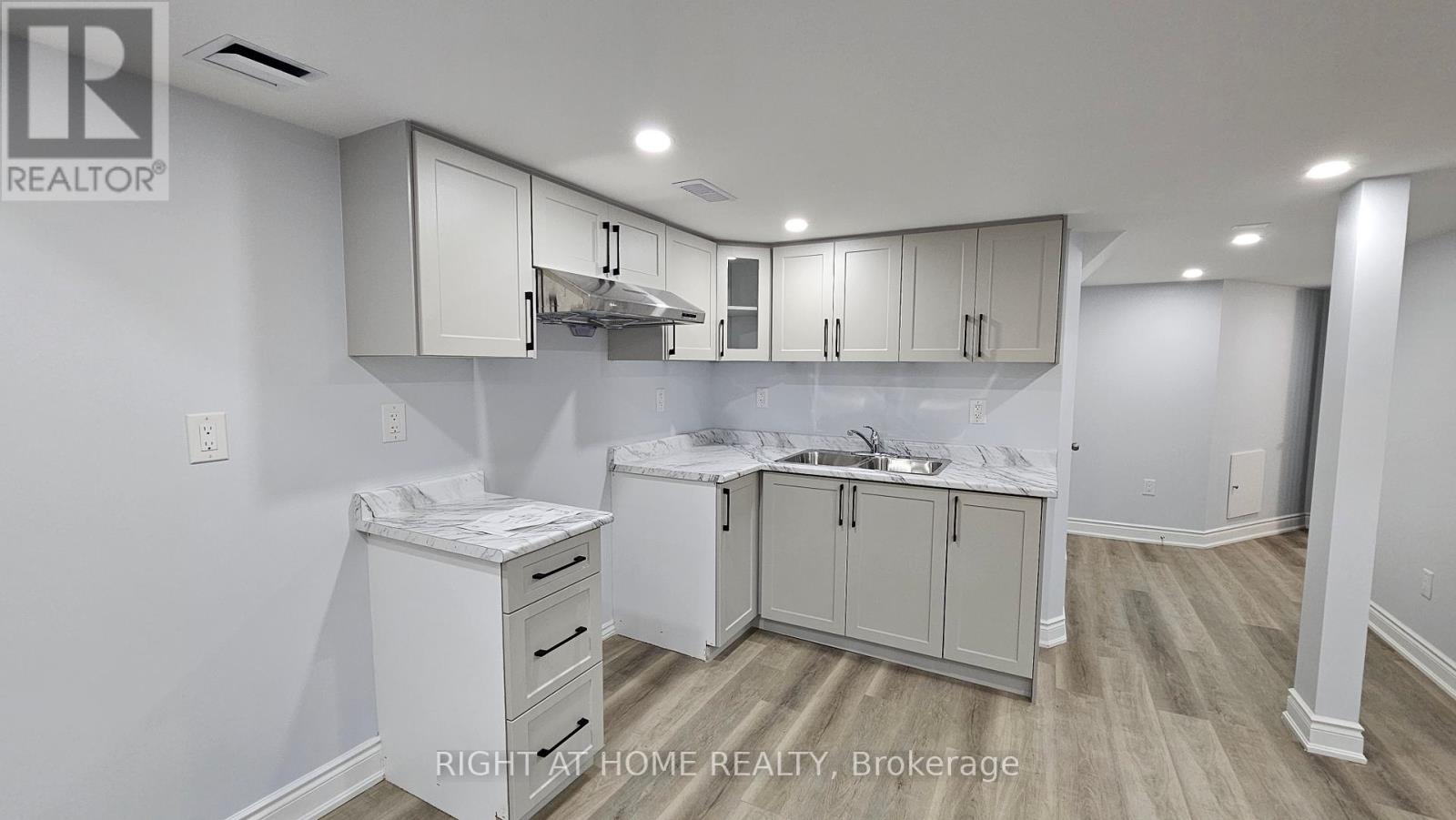 6 Marine Drive, Brampton, Ontario  L6R 2H6 - Photo 12 - W12466293