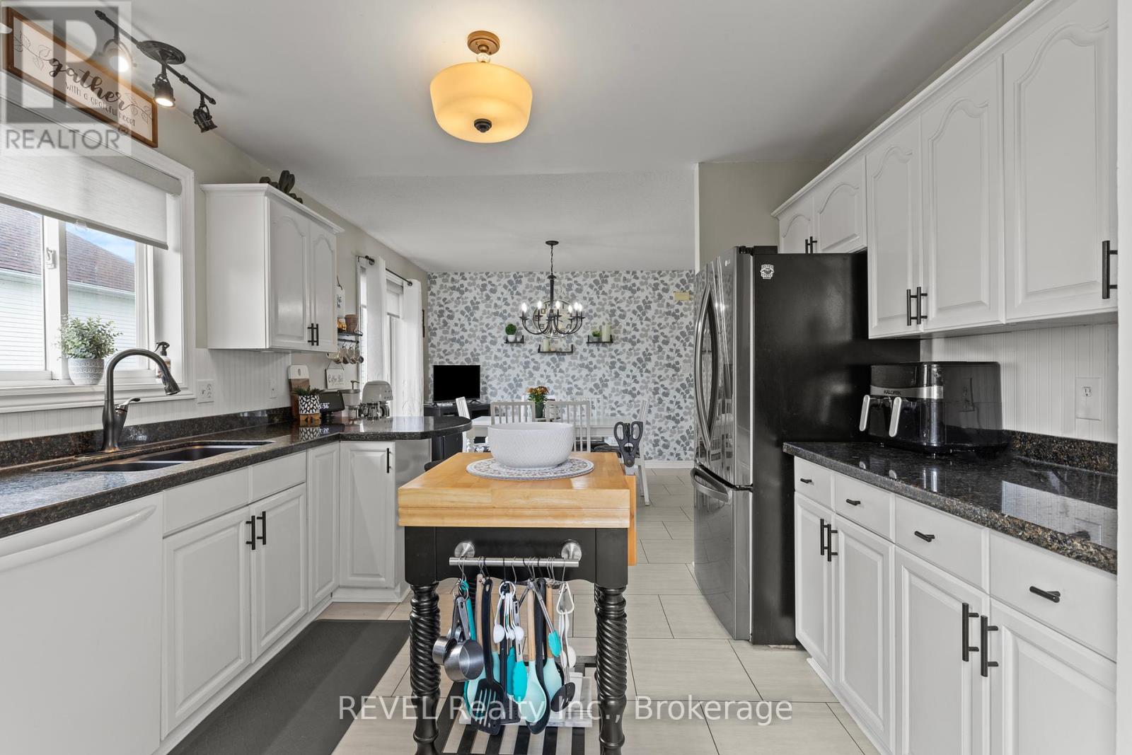 360 Antoinette Road, Fort Erie, Ontario  L2A 6S5 - Photo 14 - X12466371