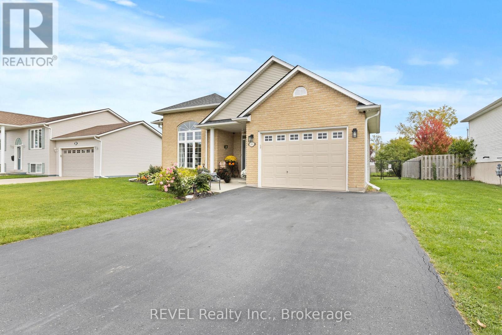 360 Antoinette Road, Fort Erie, Ontario  L2A 6S5 - Photo 4 - X12466371