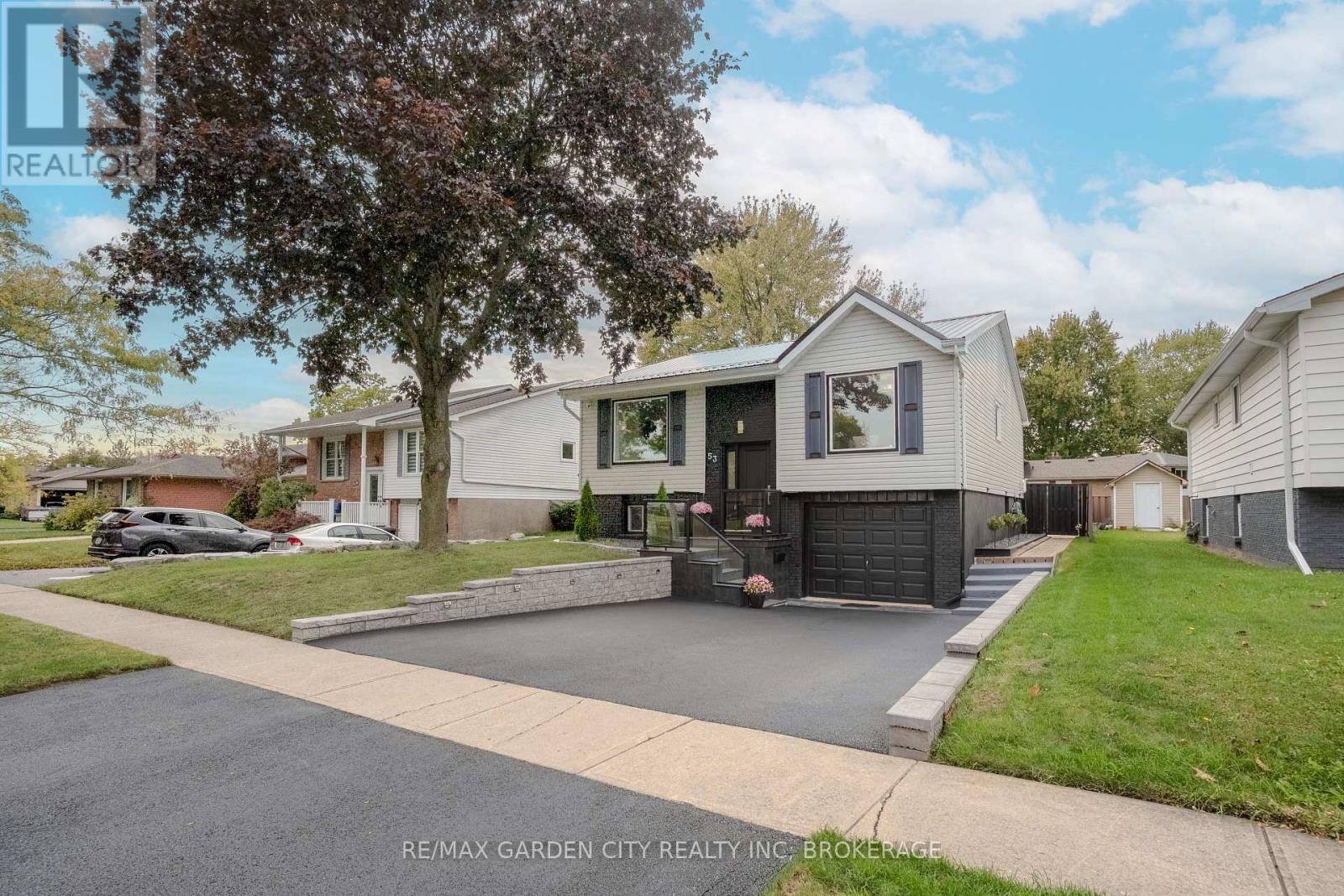 53 Brant Avenue, Welland, Ontario  L3C 6C6 - Photo 2 - X12466411