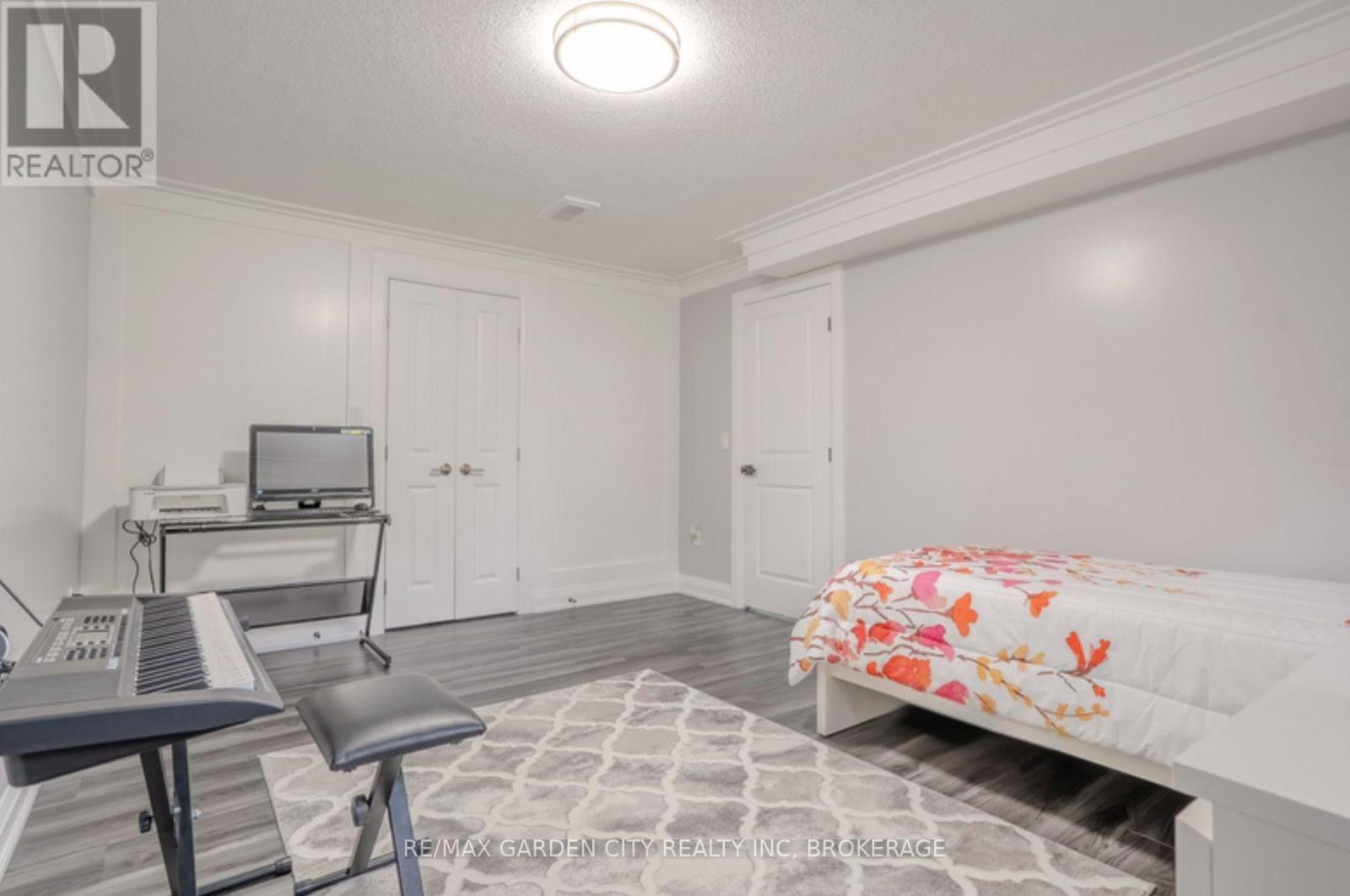 53 Brant Avenue, Welland, Ontario  L3C 6C6 - Photo 22 - X12466411