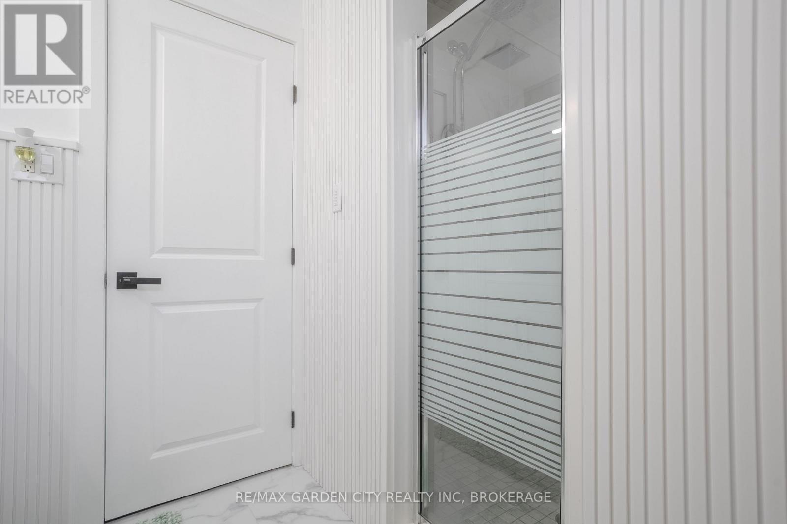 53 Brant Avenue, Welland, Ontario  L3C 6C6 - Photo 24 - X12466411