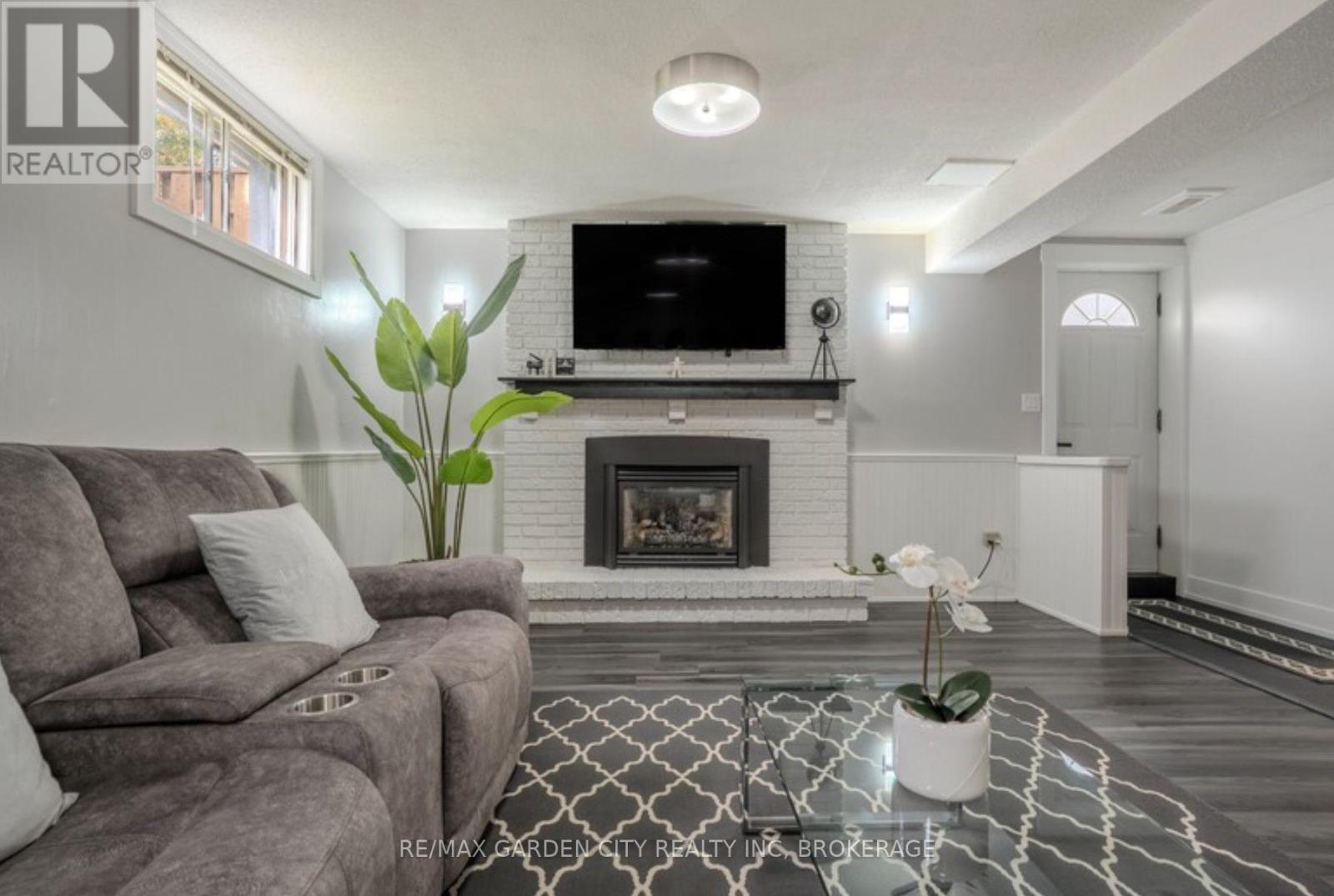 53 Brant Avenue, Welland, Ontario  L3C 6C6 - Photo 25 - X12466411
