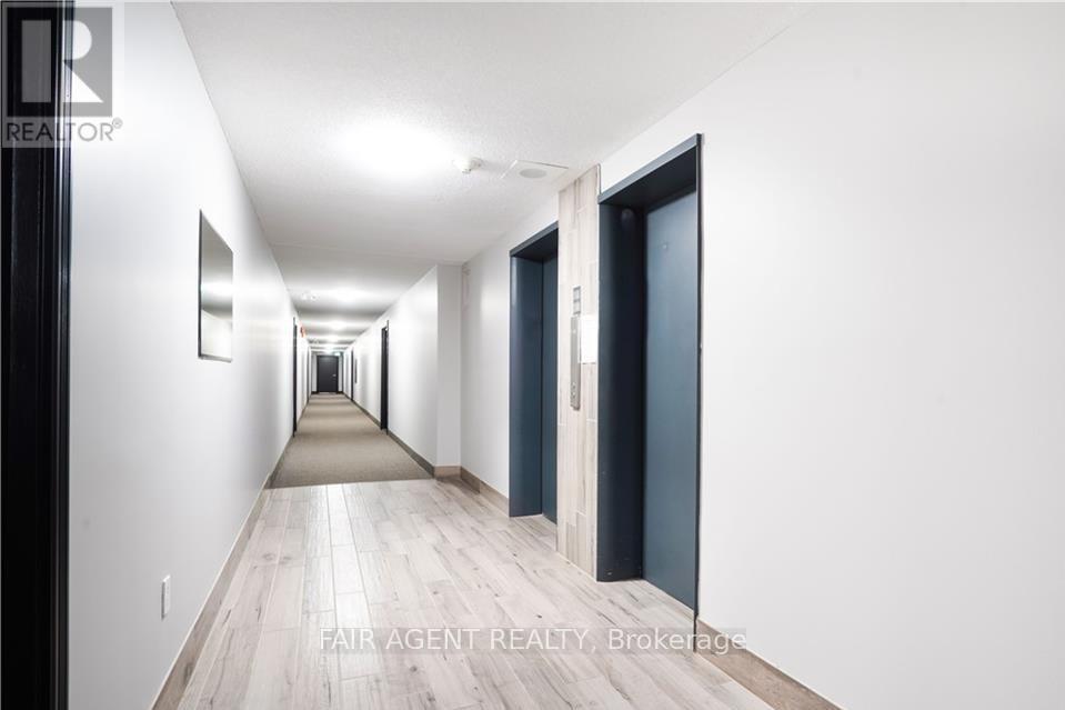 410 - 931 Wonderland Road S, London South, Ontario  N6K 2X6 - Photo 12 - X12125192