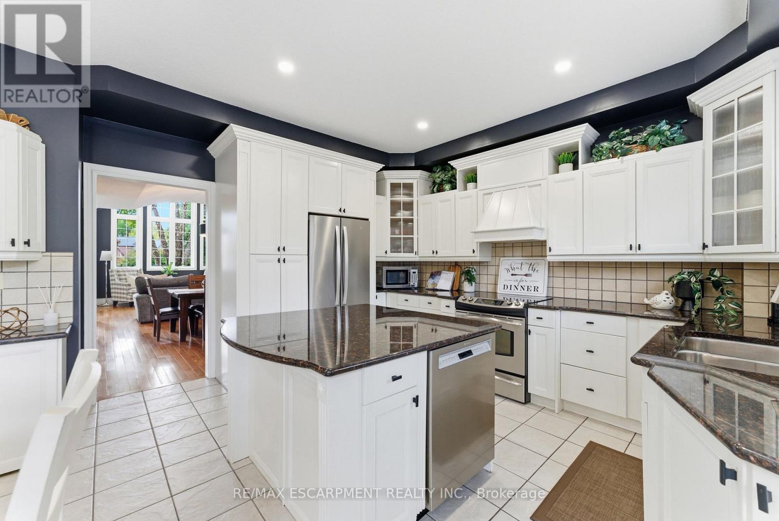 79 Commando Court, Hamilton, Ontario  L8B 0J6 - Photo 11 - X12466294