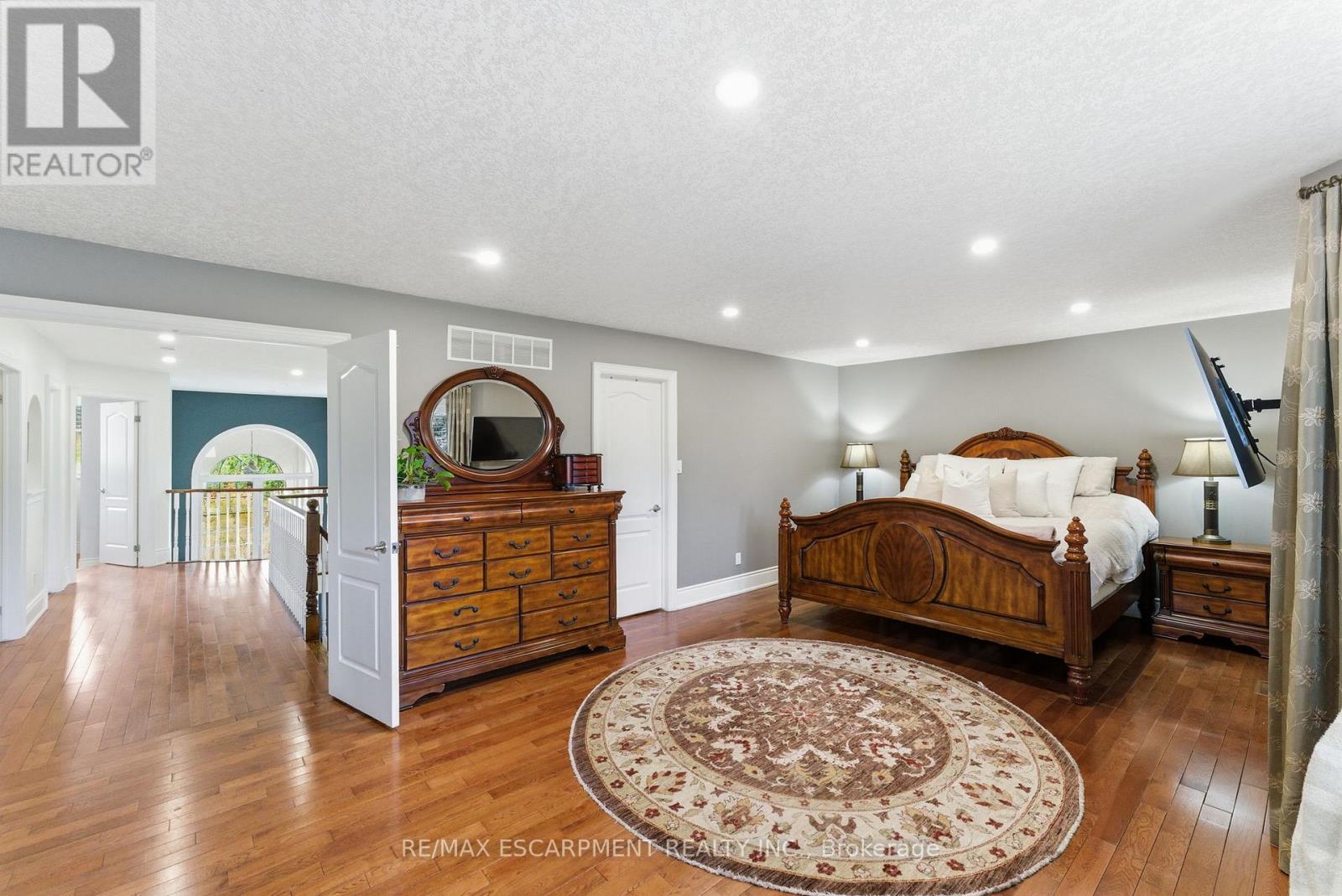 79 Commando Court, Hamilton, Ontario  L8B 0J6 - Photo 18 - X12466294